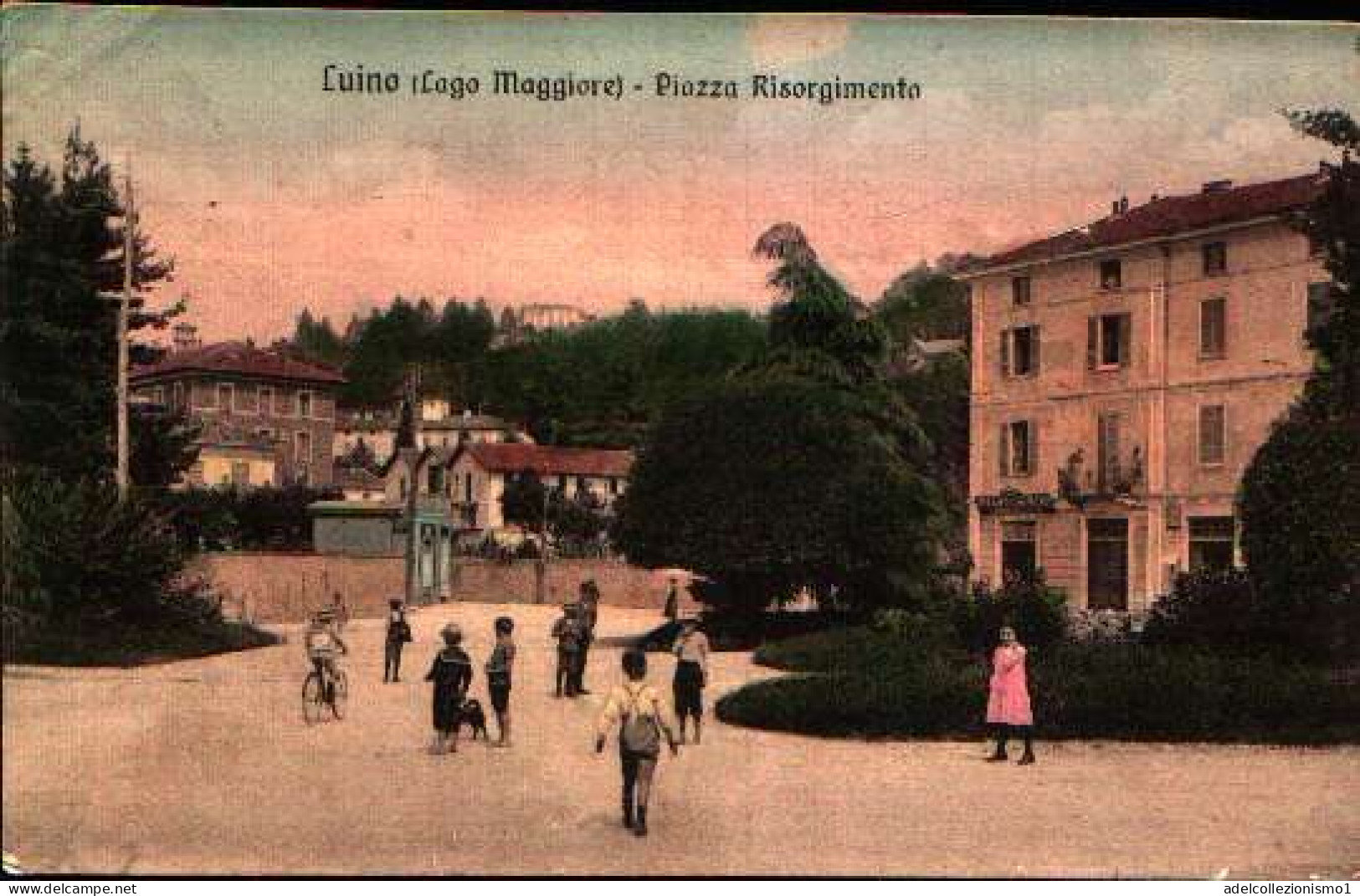 49201) CARTOLINA DI LUINO-LAGO MAGGIORE-PIAZZA RISORGIMENTO-VIAGGIATA1913 - Luino