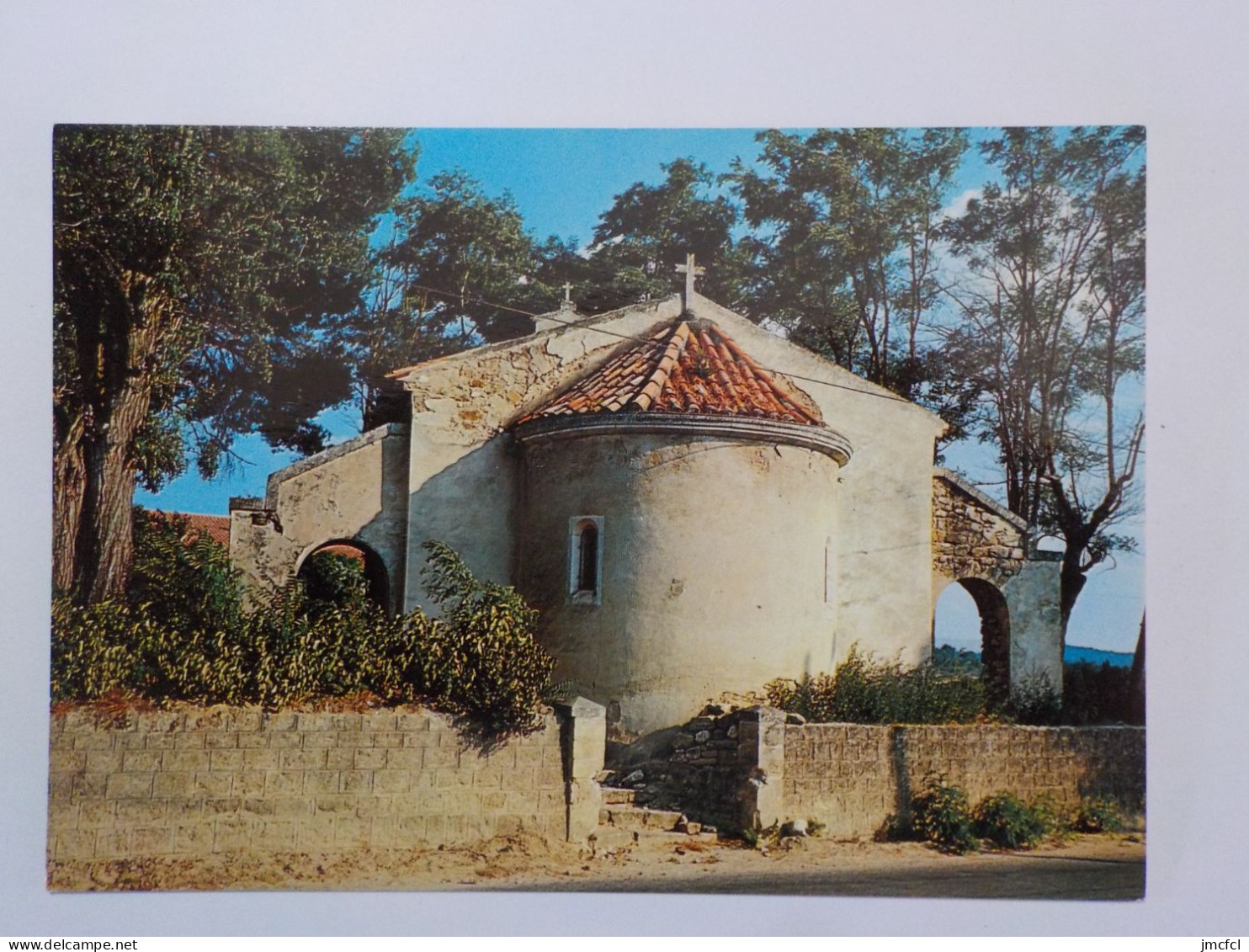 LA TOUR D'AIGUES  La Chapelle Saint Christophe - La Tour D'Aigues