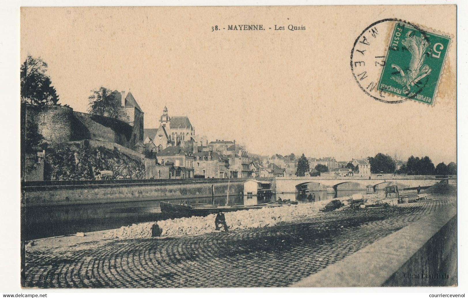 CPA - MAYENNE (Mayenne) - Les Quais - Mayenne