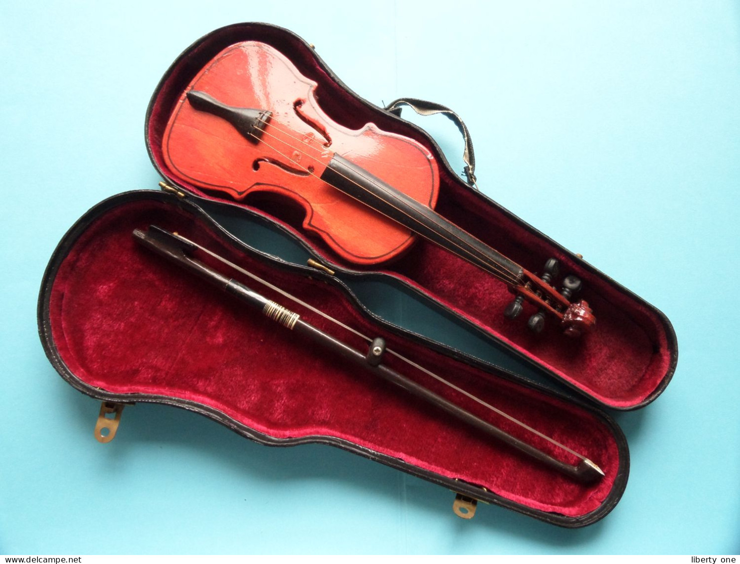 MINI VIOOL Violin Met STRIJKSTOK / ARCHET >> 20 Cm. >> NO More Info ( See Foto For Details ) Case Total  +/- 24 Cm.! - Musikinstrumente