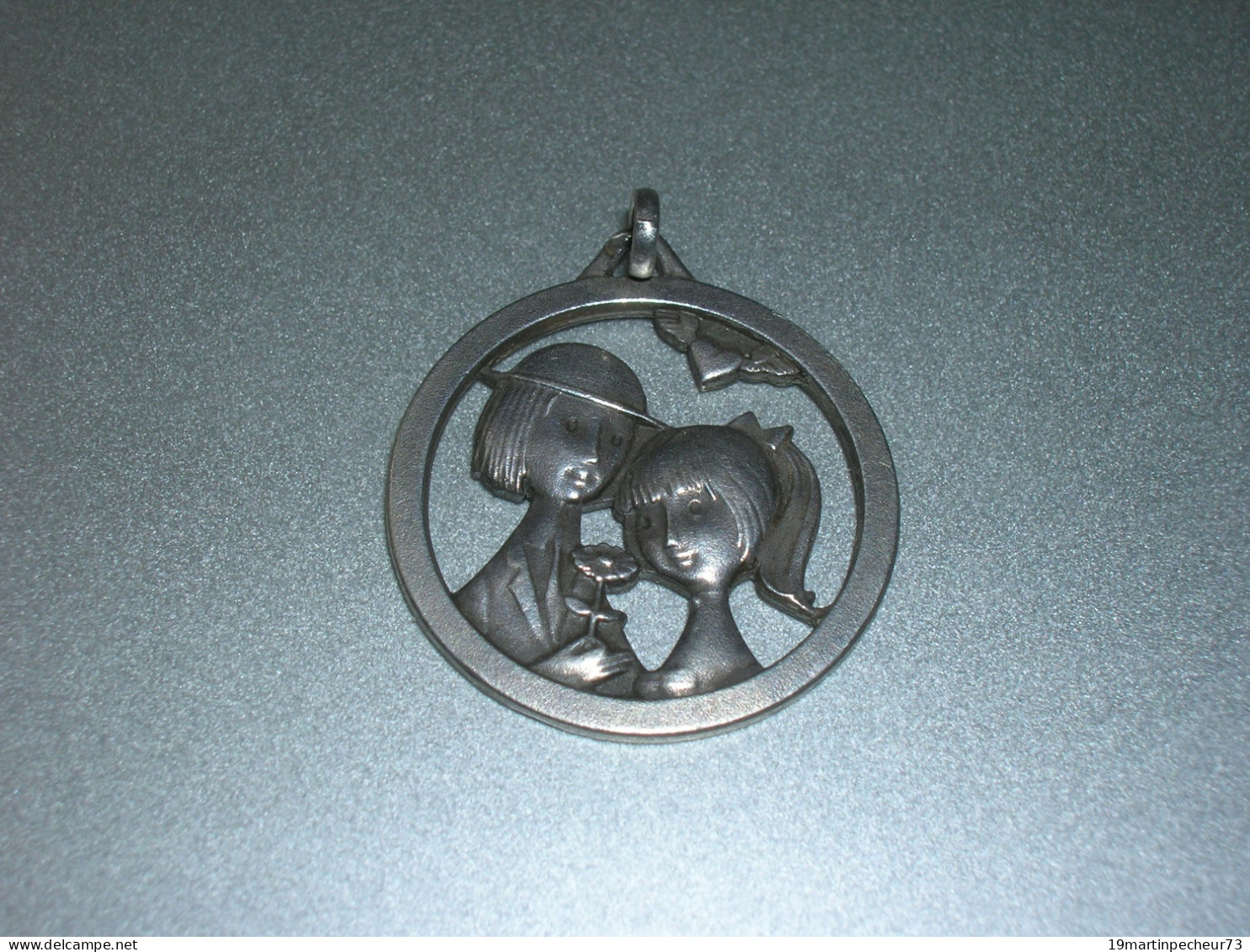 Ancien Médaillon Medaille Pendentif En Argent ? Ajouré Les Amoureux De Peynet TTB - Other & Unclassified