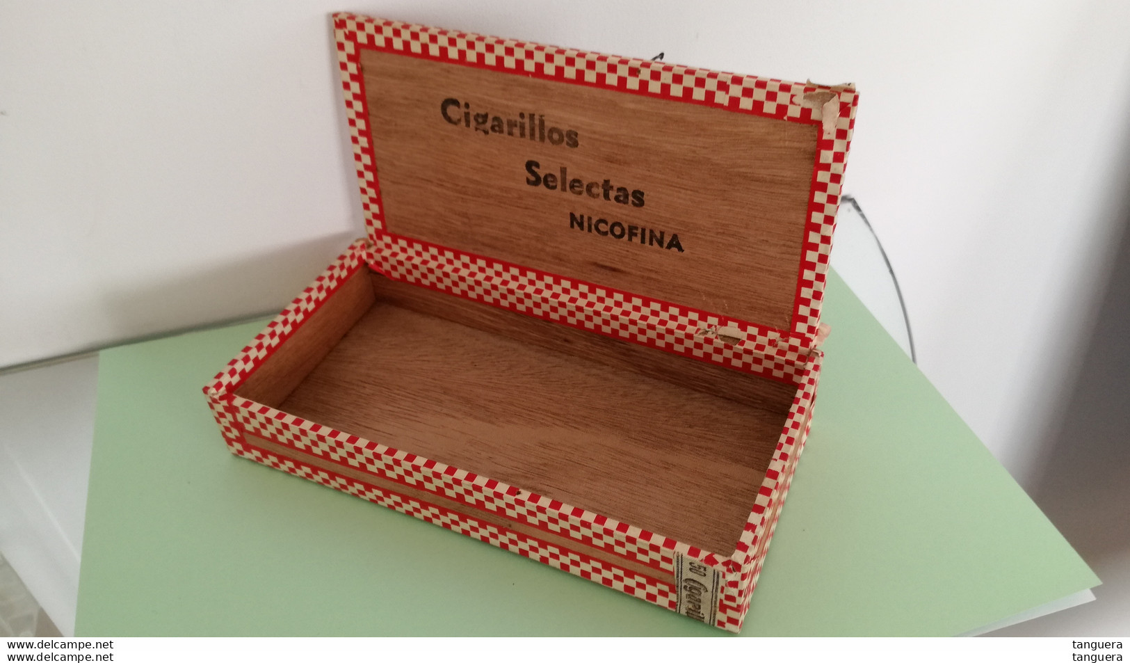 50 Cigarillos Selectas NICOFINA Houten Kist Voor Sigaren Boïte En Bois Pour Cigares 18,5 X 9 X 3,2 Cm Tax Sie 175 - Caves à Cigares Vides