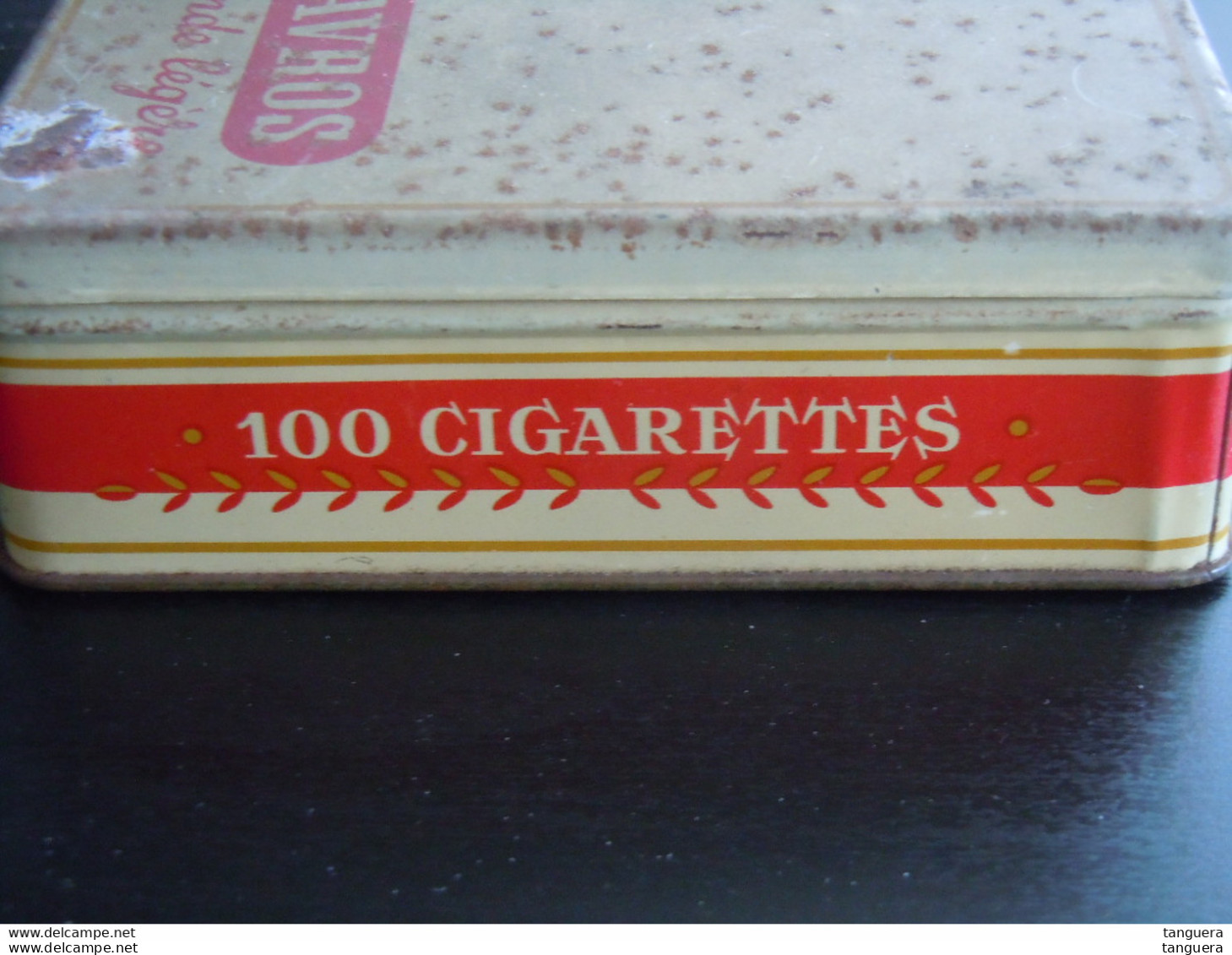 Davros Ronde Légère 100 Cigarettes Boïte En Metal Doos Blik Sigaretten 14 X 11,8 X 3,6 Cm Abimée, Beschadigd - Andere & Zonder Classificatie