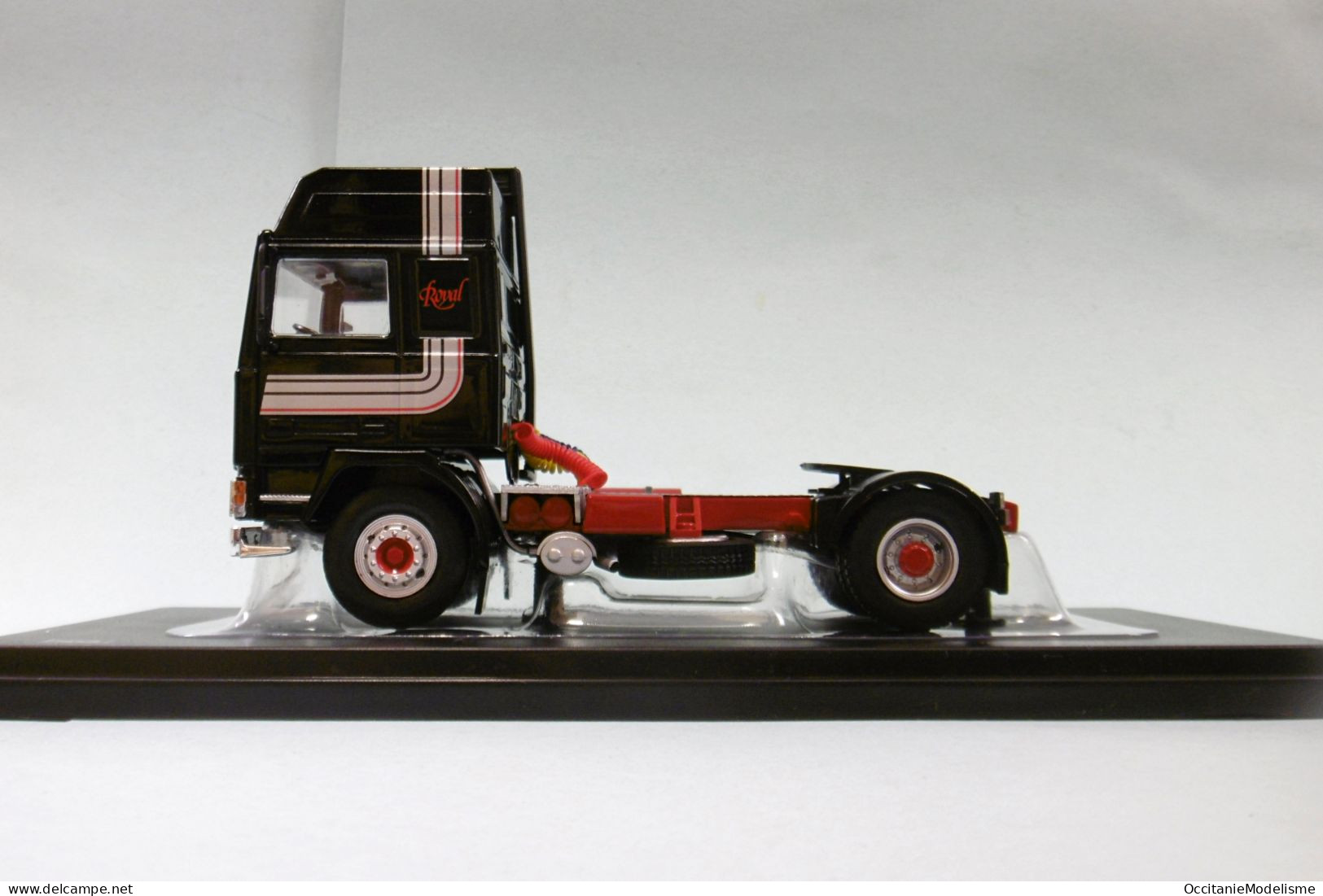 Ixo - Camion VOLVO F12 1981 Noir Réf. TR160.22 NBO Neuf 1/43 - Ixo