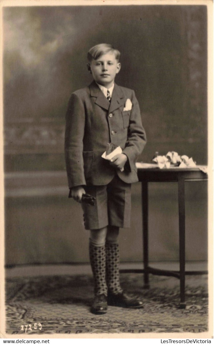 ENFANTS - Portraits - Portrait D'un Petit Garçon En Costume - Carte Postale Ancienne - Portraits