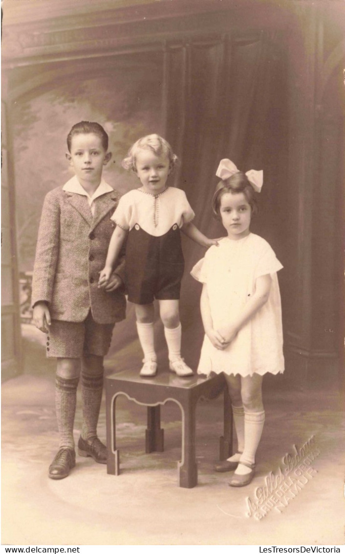 ENFANTS - Portraits - Portrait De Trois Enfants- Carte Postale Ancienne - Grupo De Niños Y Familias