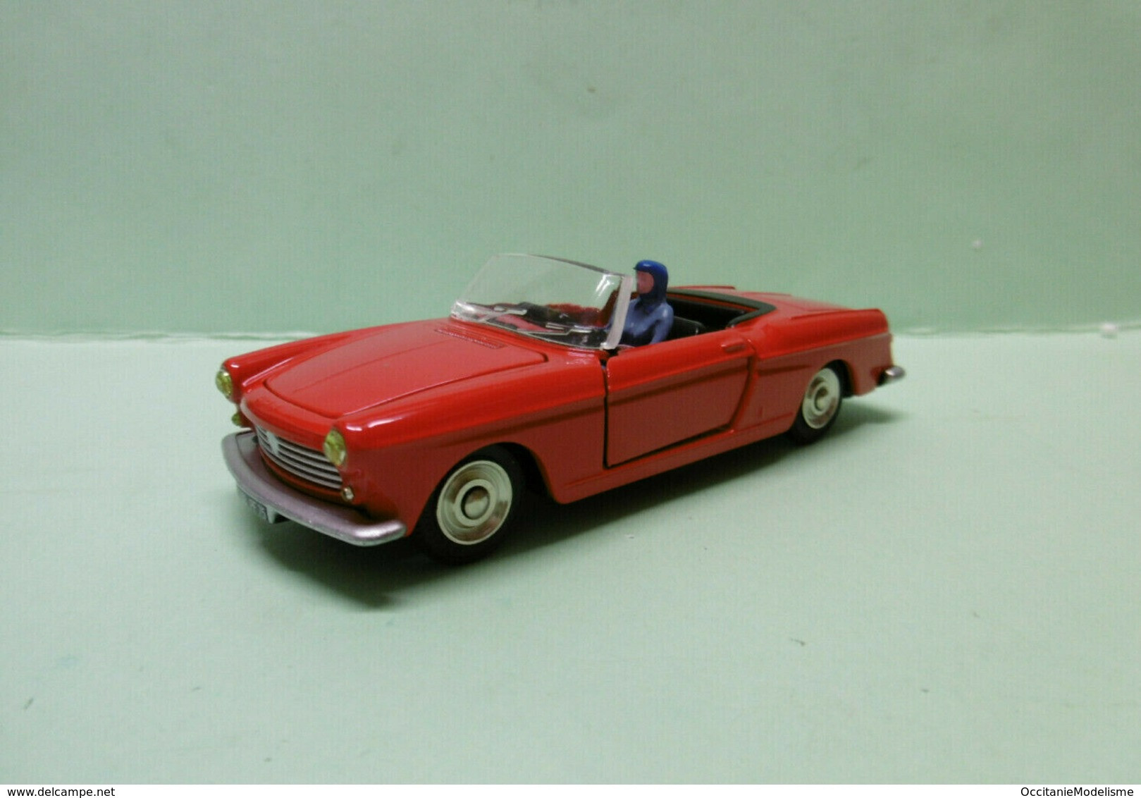 Dinky Toys / Atlas - PEUGEOT 404 Cabriolet Pininfarina Rouge Réf. 528 Neuf 1/43 - Dinky