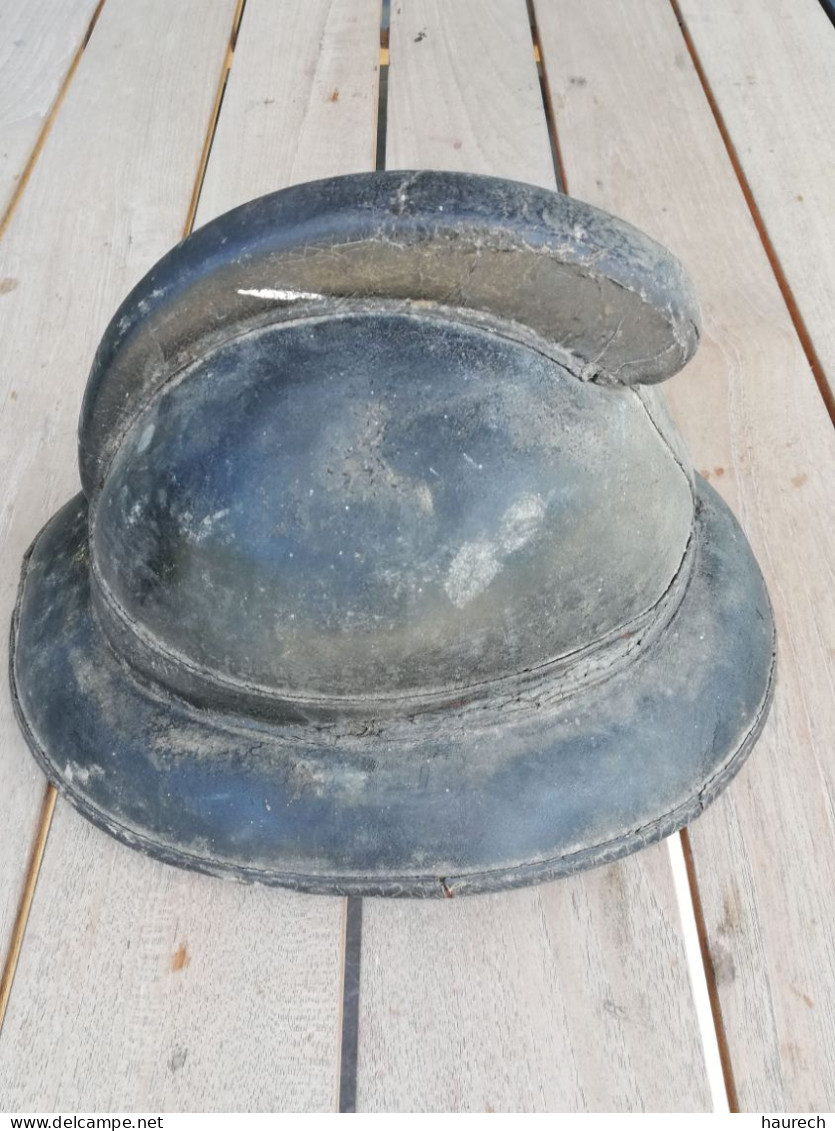 Beau Casque De Pompier En Cuir 19e S - Feuerwehr