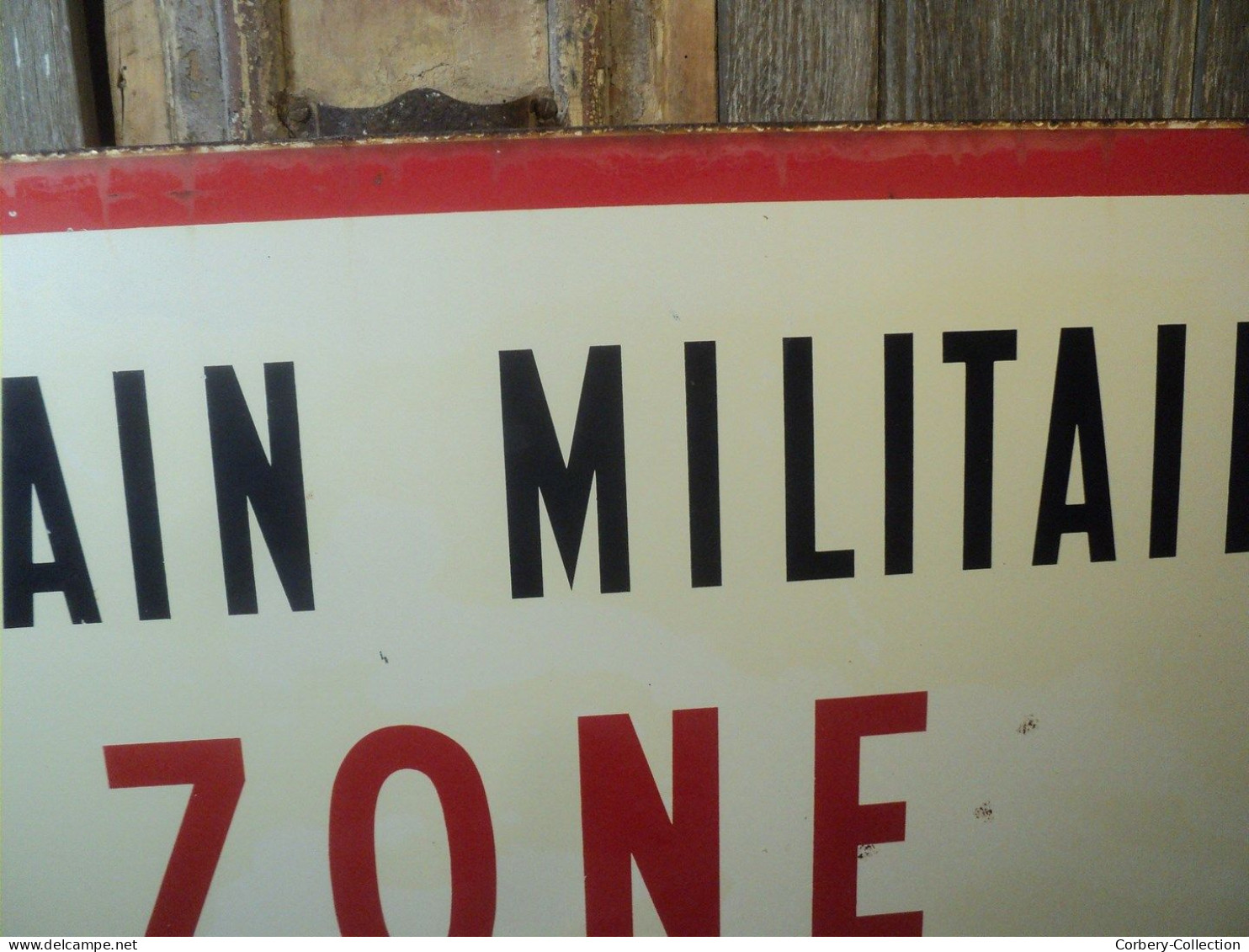 Ancienne Plaque Émaillée Terrain Militaire Zone Interdite Ca1970 - Plaques émaillées (après 1960)