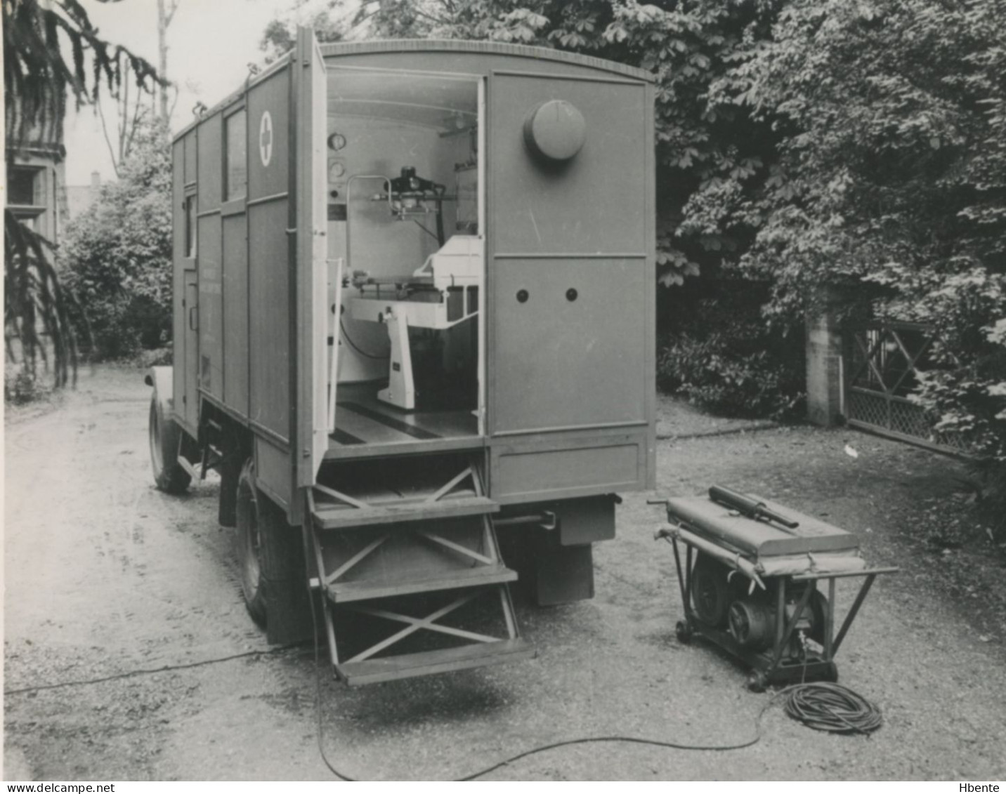 Ambulance Rayons X - X-ray Machine WW1 - (Photo) - Coches