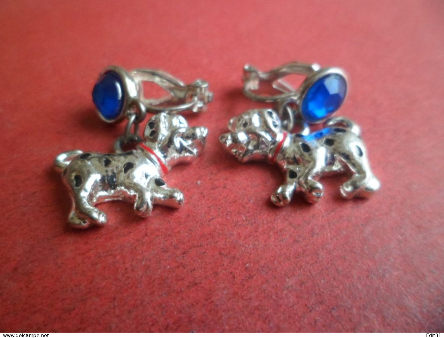 Paire Boucles D' Oreilles : Chien 101 Dalmatiens :  Avec Strass Bleu - Signé Disney - Oorringen