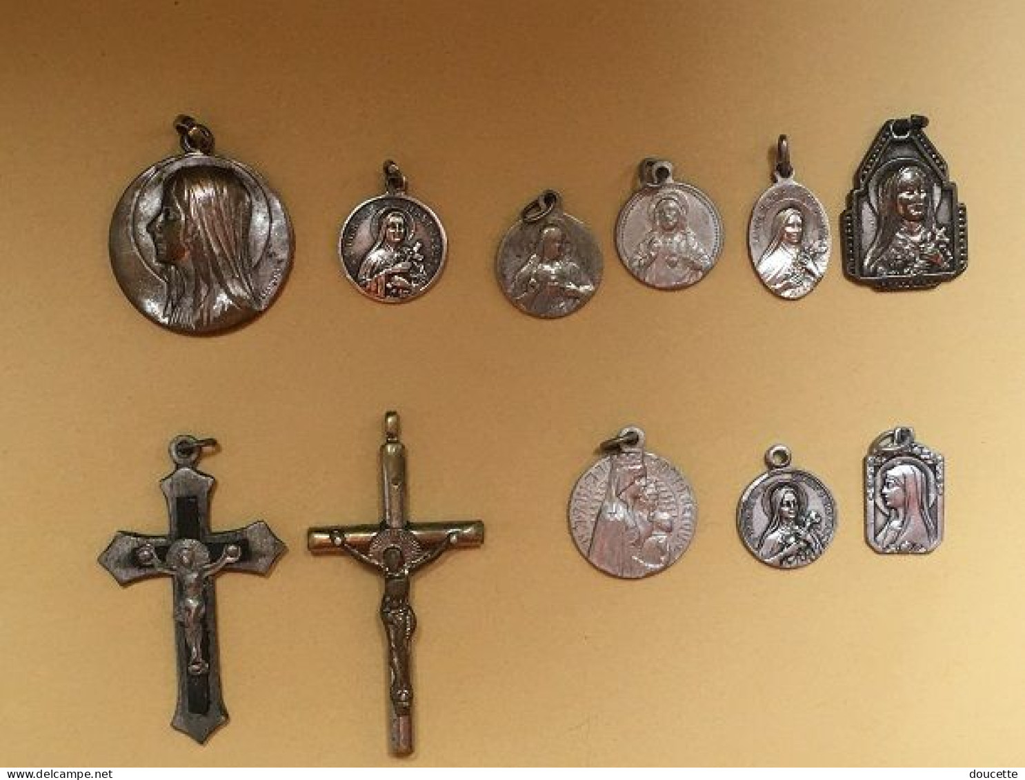 9 Médailles Religieuses  Argentées +2 Croix - Pendants