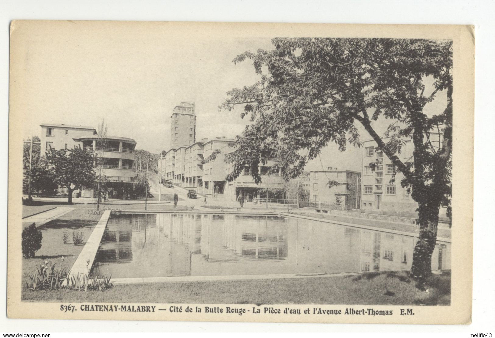 92/ CPA - Chatenay Malabry - Cité De La Butte Rouge - La Piece D'eau Et L'Avenue Albert Thomas - Chatenay Malabry