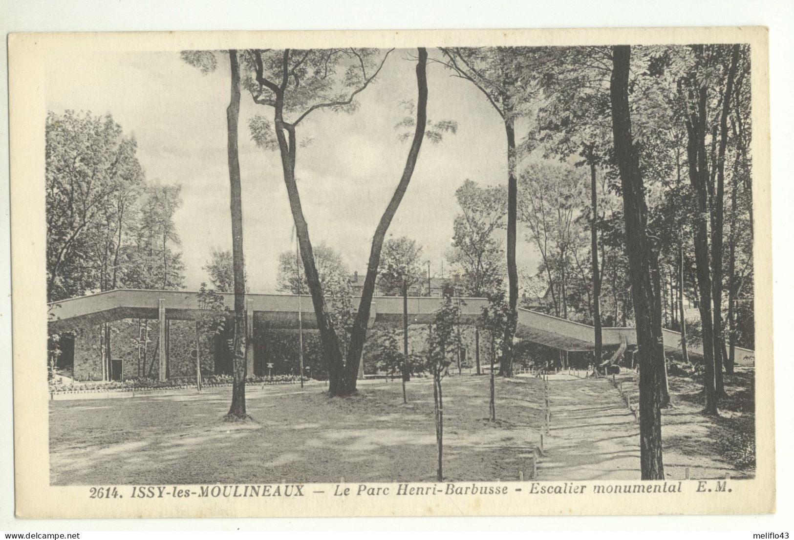 92/ CPA - Issy Les Moulineaux - Parc Henri Barbusse - Escalier Monumental - Issy Les Moulineaux