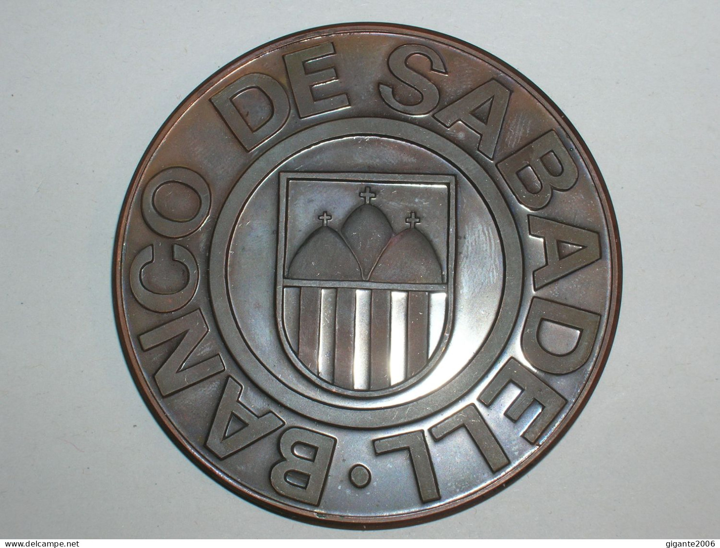 MEDALLA.BANCO SABADELL.INAUGURACIO SUCURSAL MONTMELO.OCTUBRE 1972.. SIN NUMERO DE TIRADA. 102 GR. 6,5 CMS (13806) - Professionals/Firms