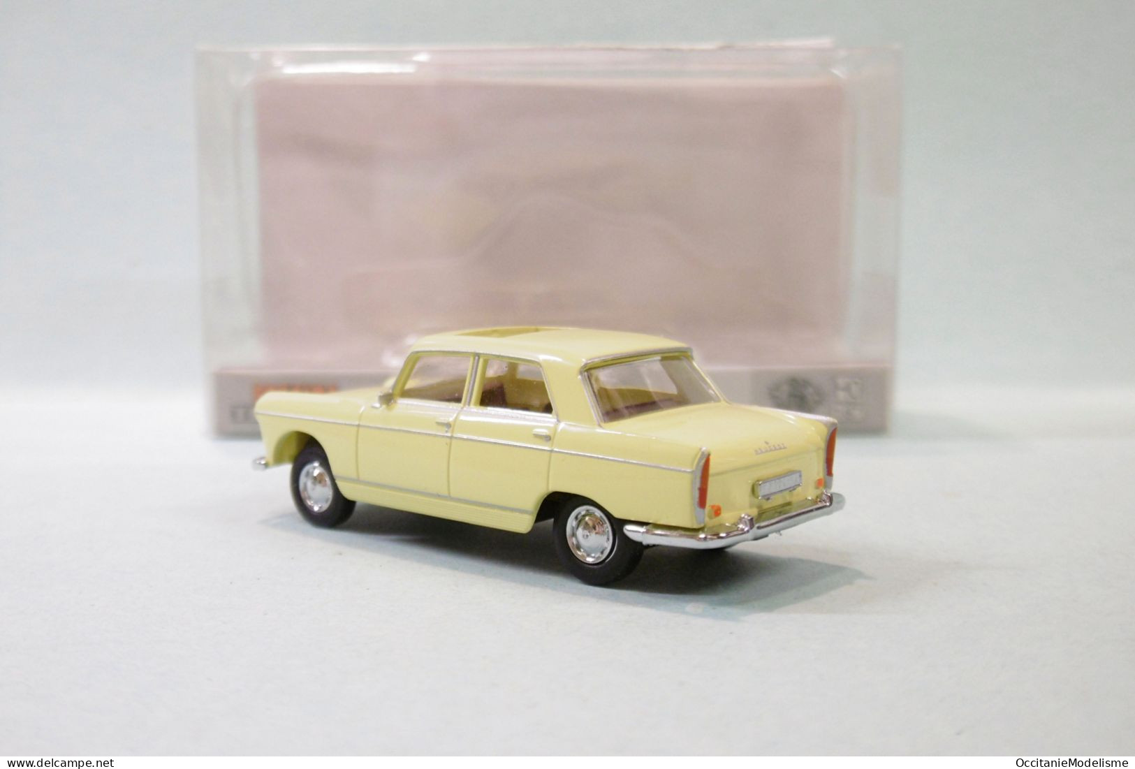 Brekina - PEUGEOT 404 Jaune Clair Réf. 29023 Neuf NBO HO 1/87 - Véhicules Routiers