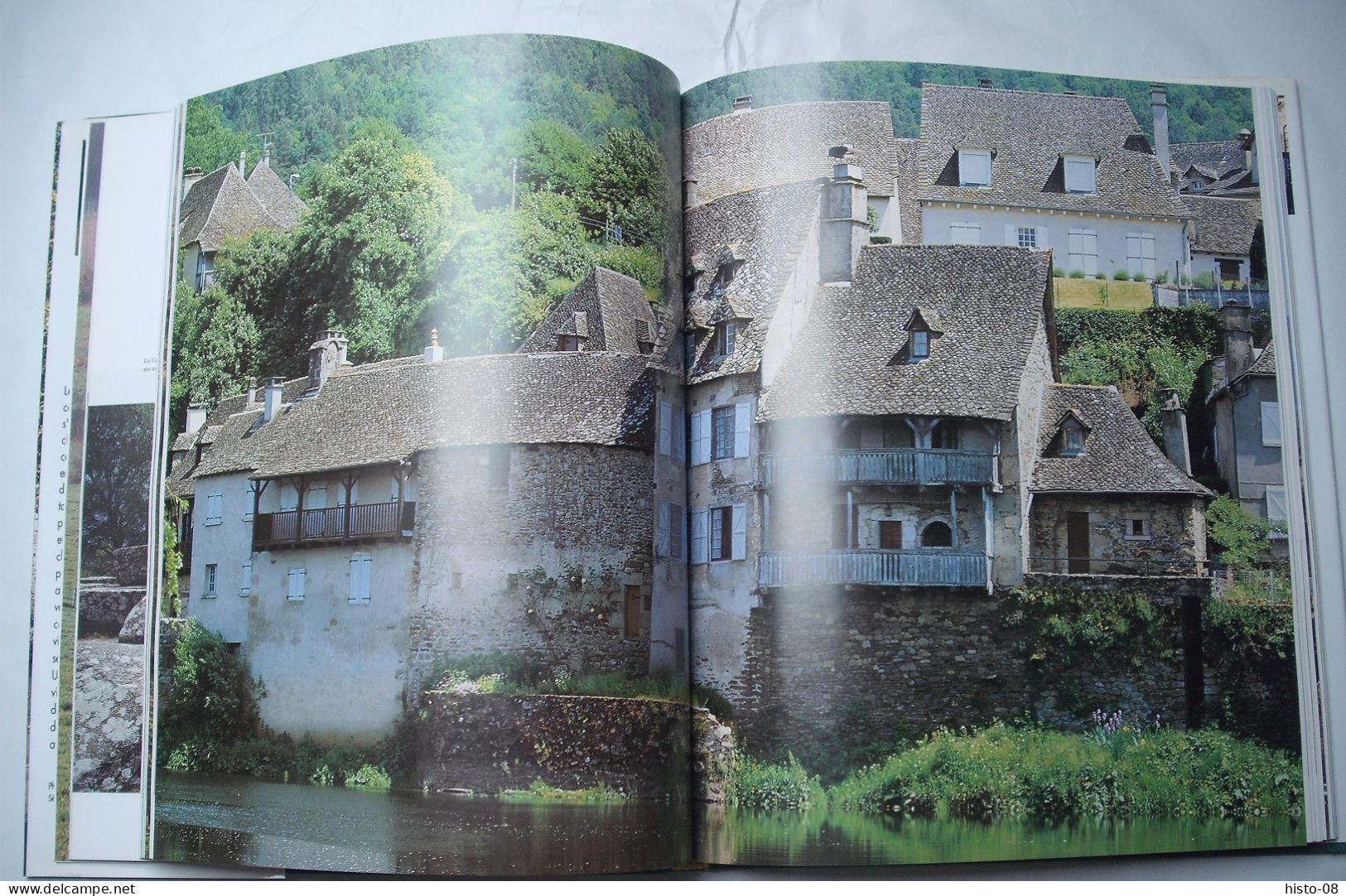 LIMOUSIN : CORREZE  : BALADE En CORREZE . Michel PEYRAMAURE  . 1993 . - Limousin