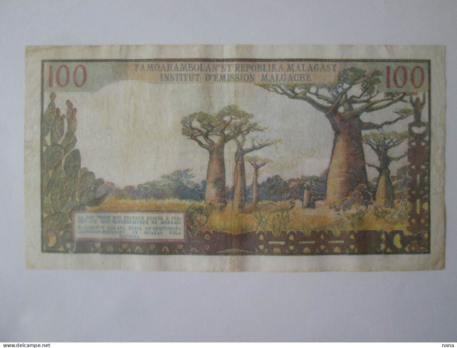 Madagascar 100 Francs 1966 Banknote See Pictures - Madagaskar