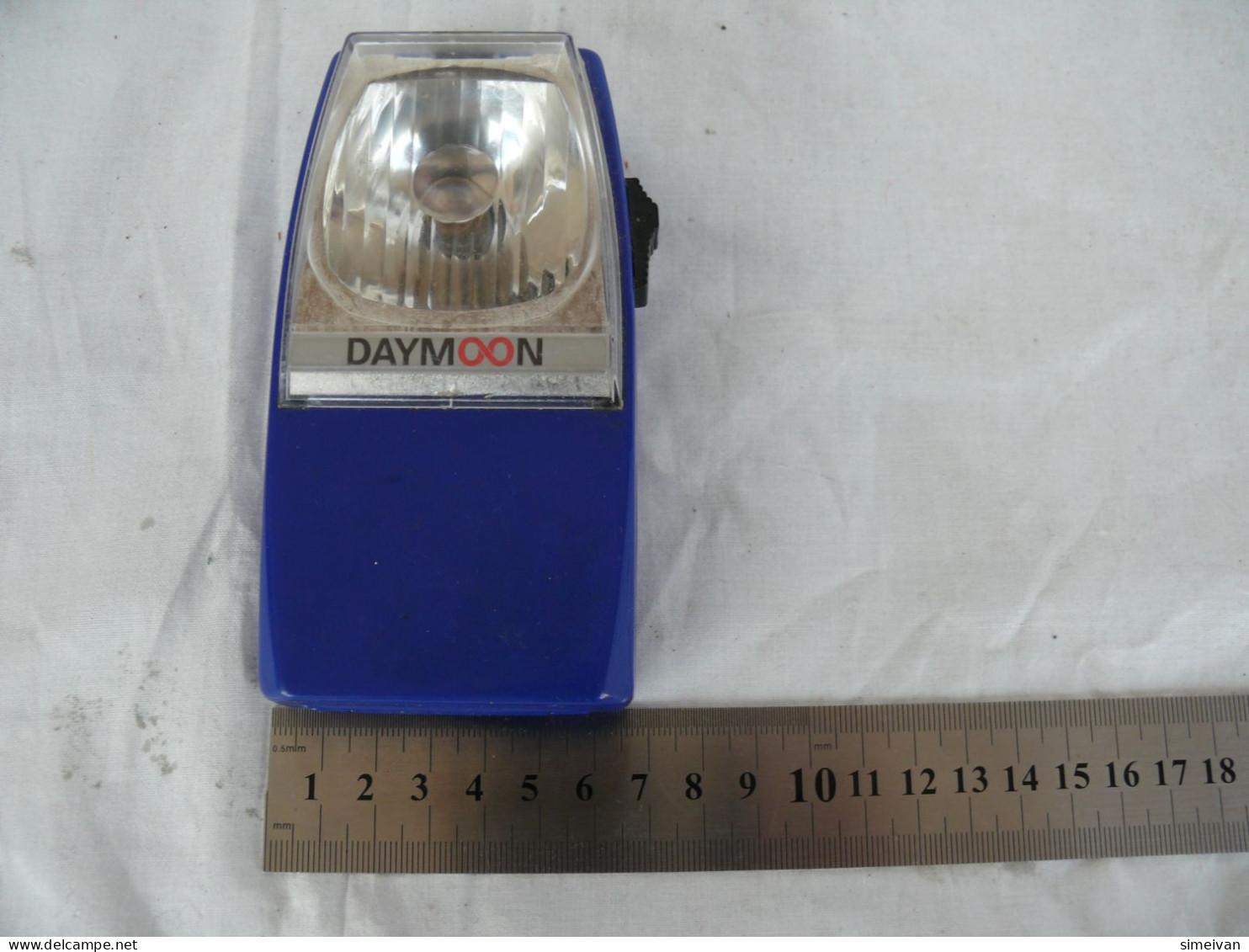 Vintage Flashlight DAYMOON Blue #1535