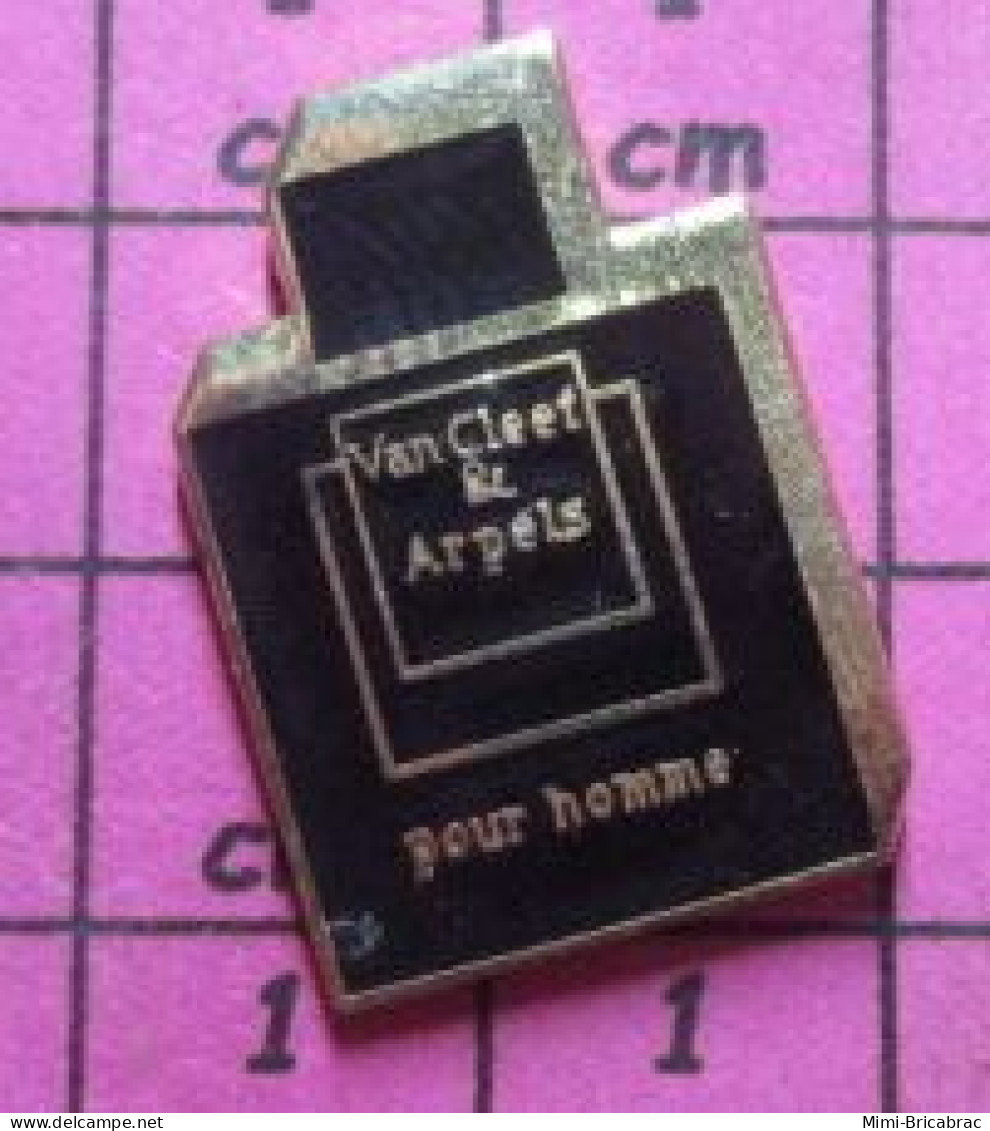119 Pin's Pins / Beau Et Rare & TB état / PARFUMS / FLACON DE PARFUM VAN CLEEF & ARPELS POUR HOMME - Perfume