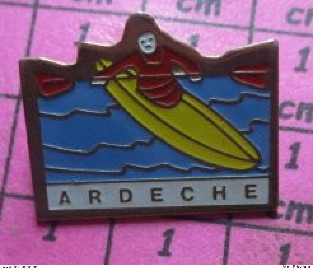 818B Pin's Pins / Beau Et Rare / THEME : SPORTS / CANOE KAYAK RIVIERE ARDECHE - Canoeing, Kayak