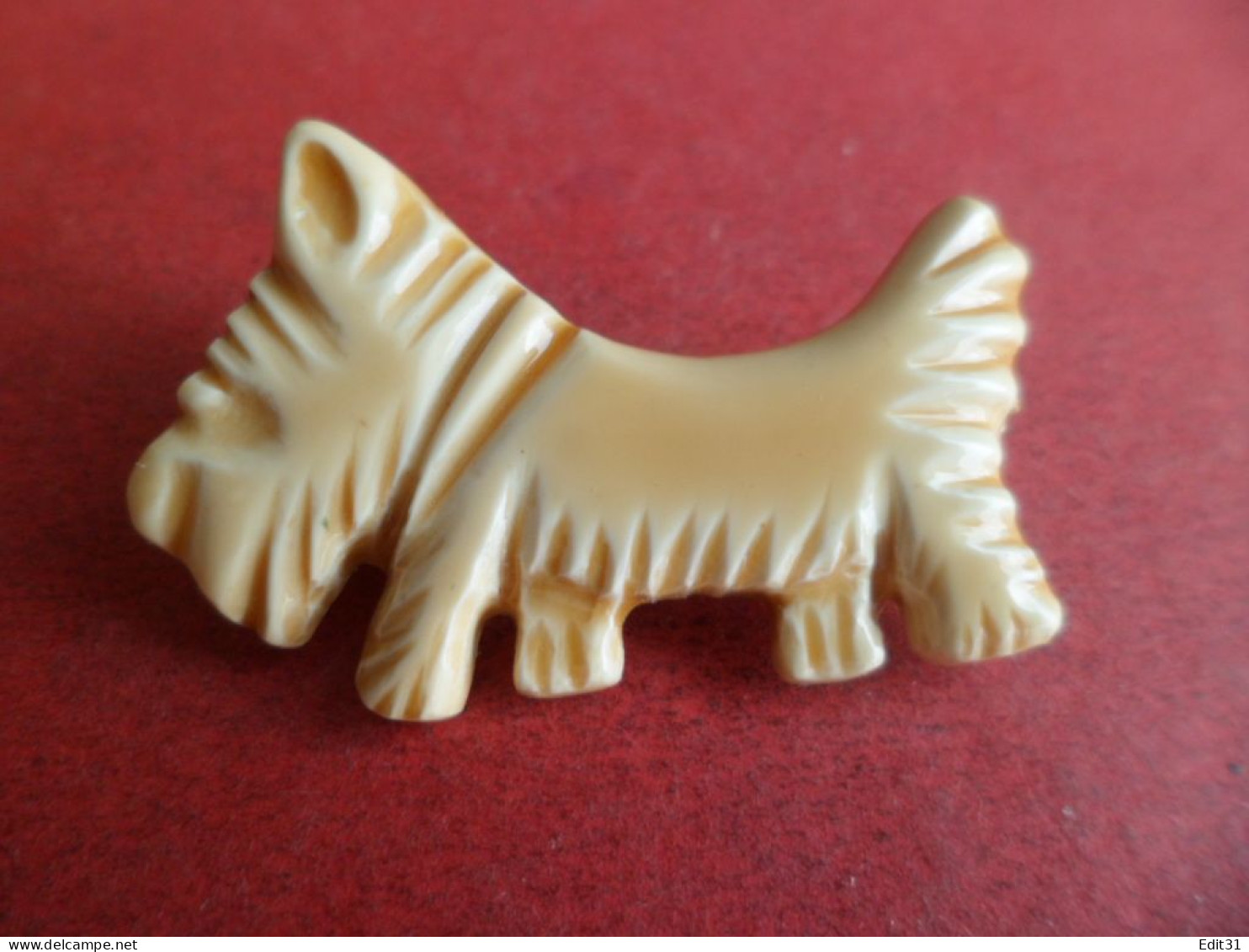 Animal : Bakelite  Chien Scottich - Terrier Emblème Bijoux Agatha Et Chipie - Brochen