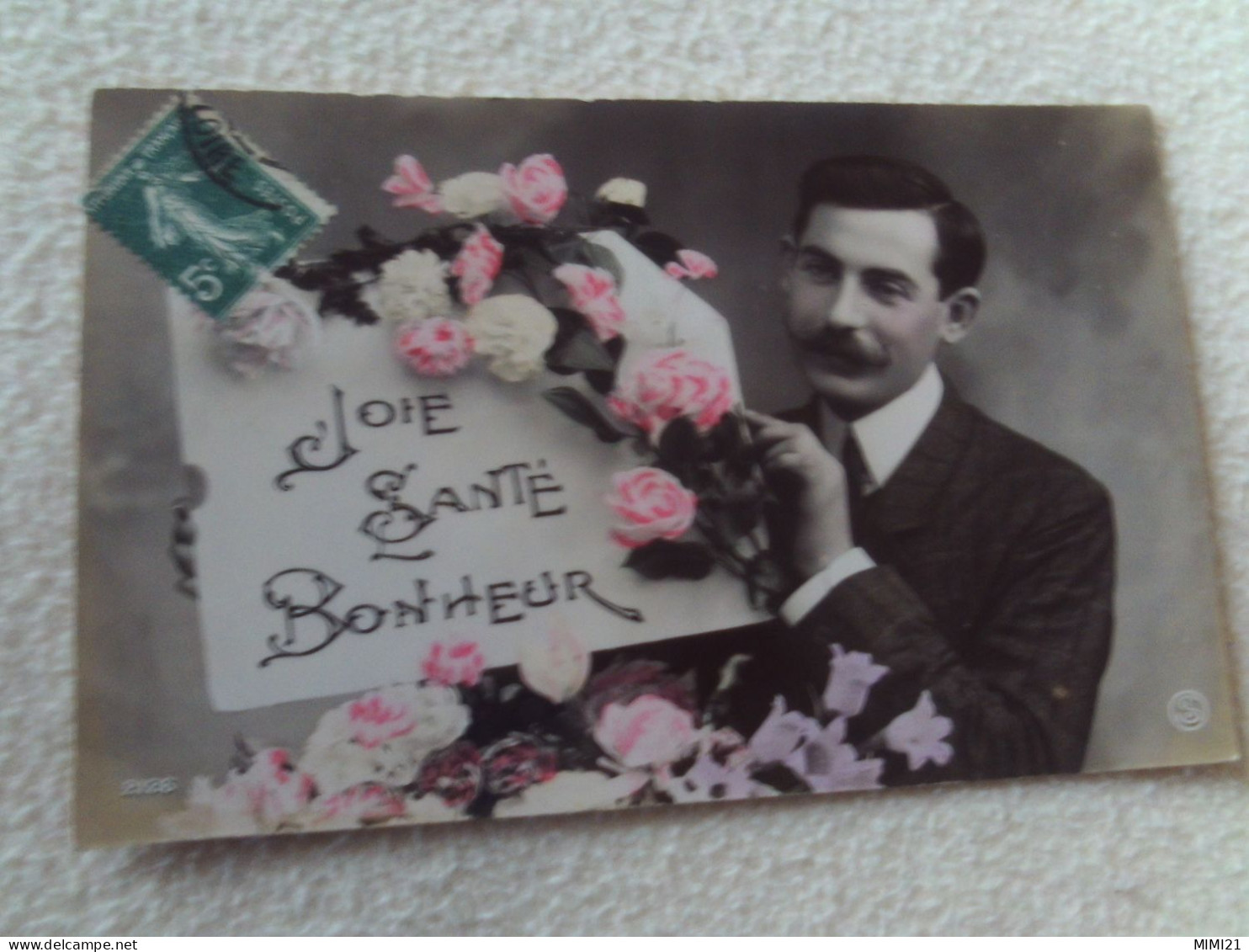 BELLE CARTE FANTAISIE...BEL HOMME ET FLEURS.."JOIE SANTE ET BONHEUR" .. - Hommes