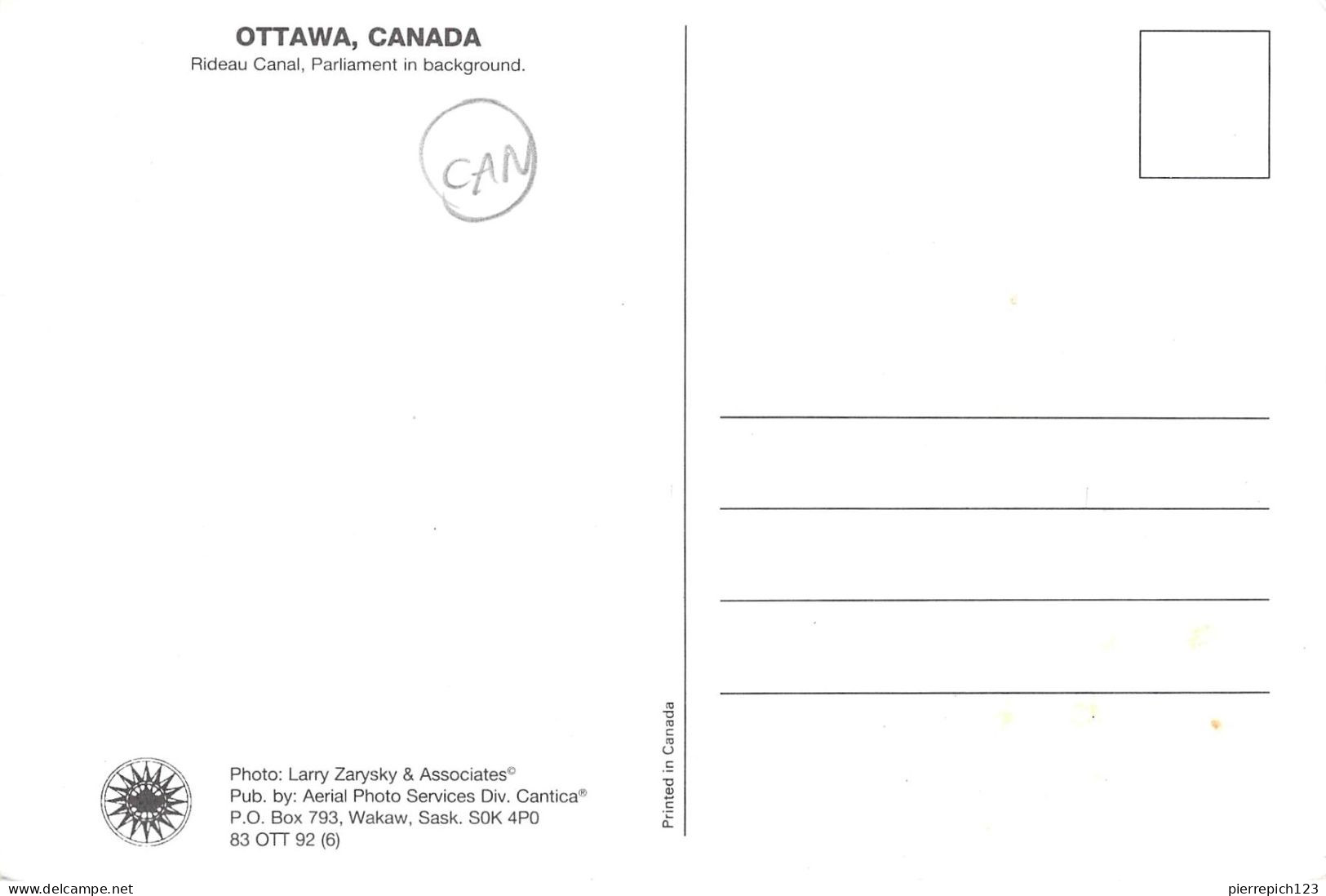 Ottawa - Rideau Canal - En Arrière Plan, Le Parlement - Ottawa