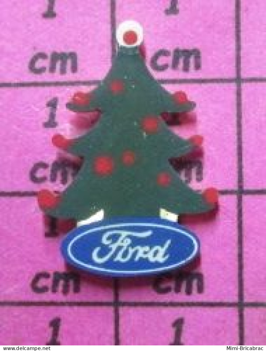 818B  Pin's Pins / Beau Et Rare / AUTOMOBILES / FORD SAPIN DE NOEL BOULES ROUGES - Ford