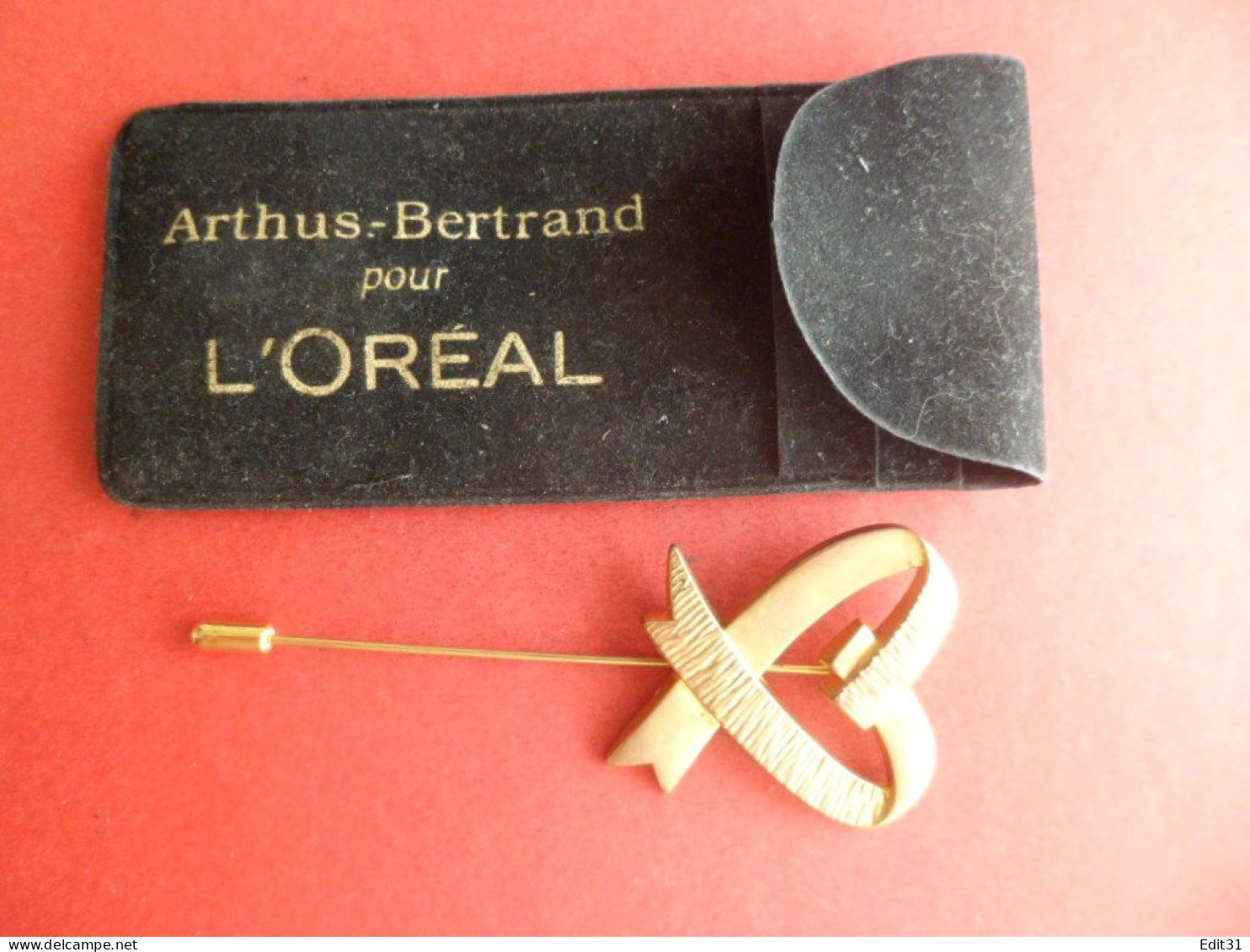 Broche Arthus Bertrand Pour Parfum L'Oreal - Dans Sa Feutrine - Brochen