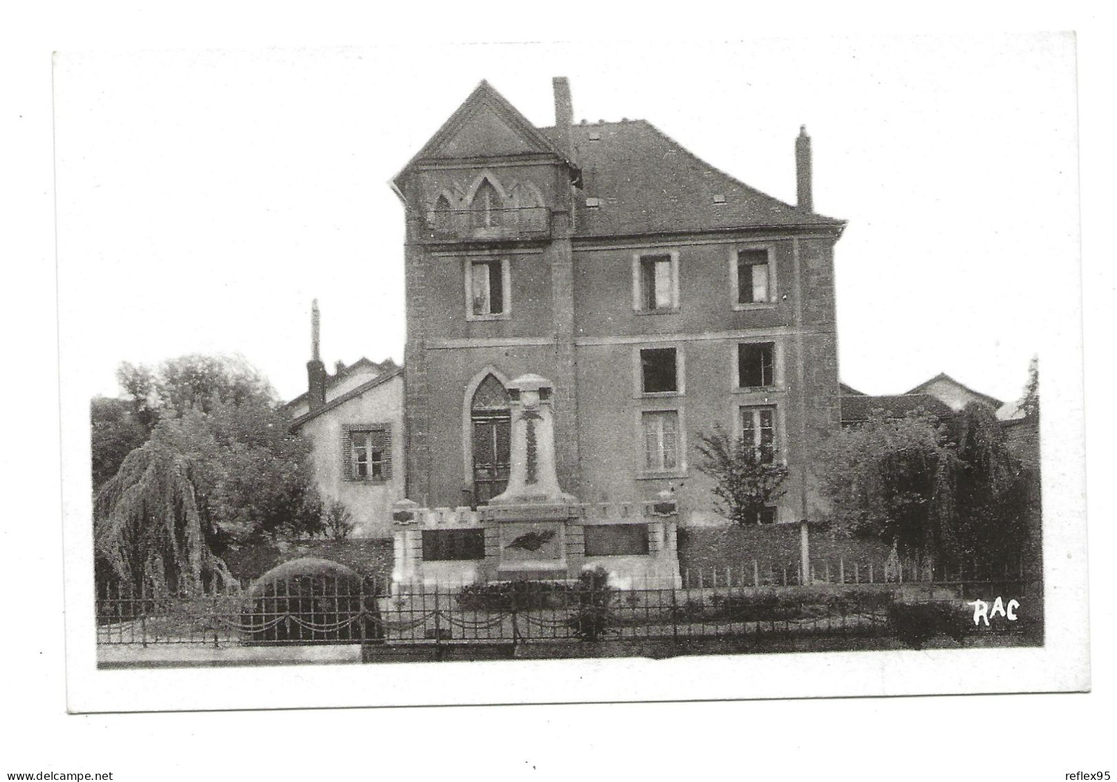 BESSINES SUR GERTEMPE - Le Monument Aux Morts - Bessines Sur Gartempe