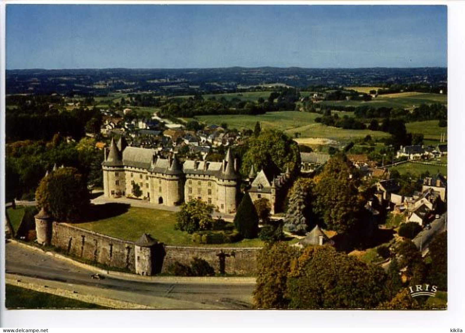 CPSM  10.5 X 15  Corréze  POMPADOUR Vue Générale Au 1er Plan Le Château Du XV° - XVI° S. - Arnac Pompadour