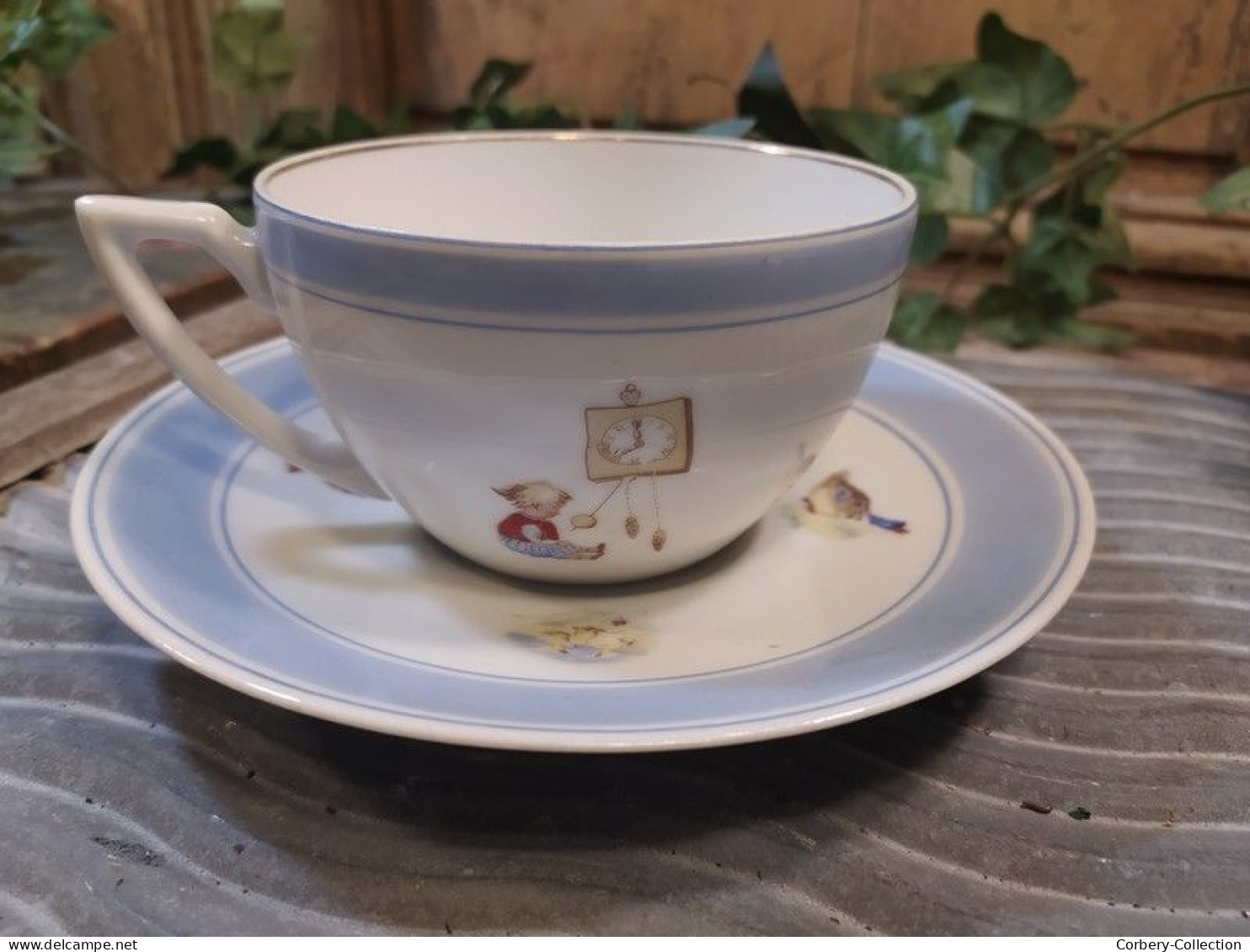 Tasse Et Soucoupe Décor Enfant Jouet Lourioux Porcelaine Limoges - Limoges (FRA)