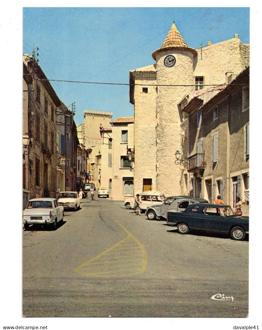 84  CHATEAUNEUF DU PAPE     GRANDE RUE ET LA MAIRIE   VOITURES   BON  ETAT  2 SCANS - Chateauneuf Du Pape