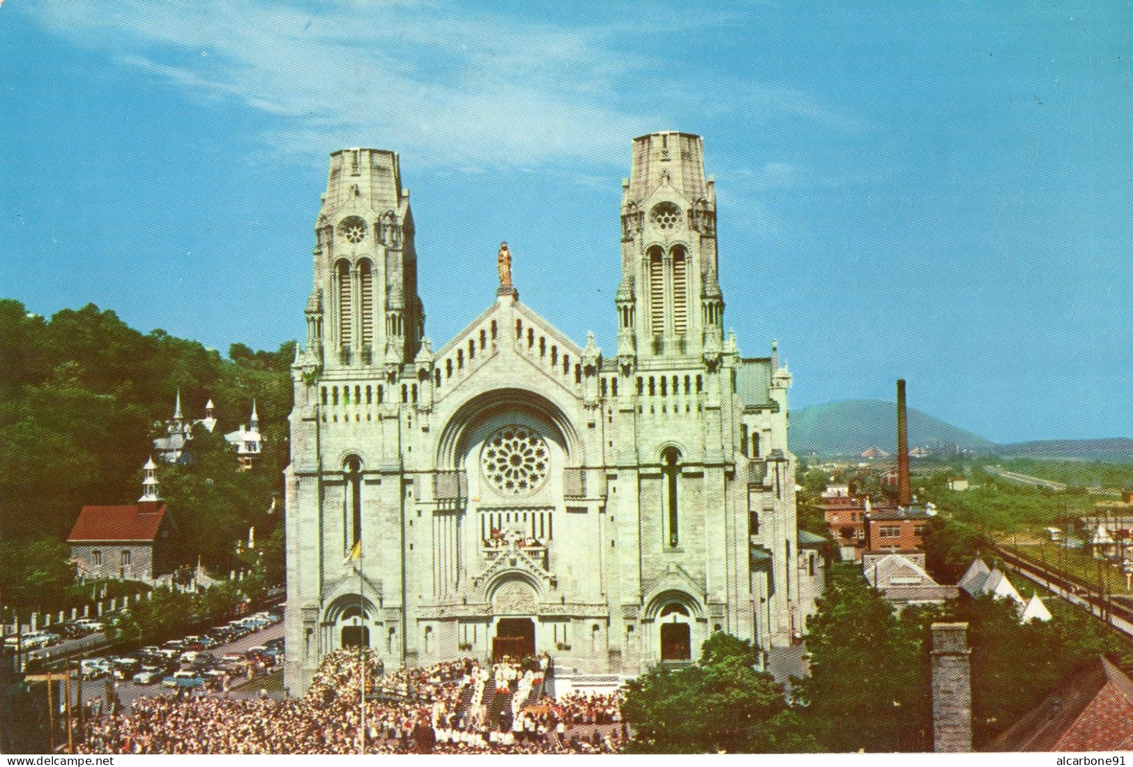 CANADA - QUEBEC - SAINTE ANNE DE BEAUPRE - Pèlerins à La Basilique Le 26 Juillet - Ste. Anne De Beaupré