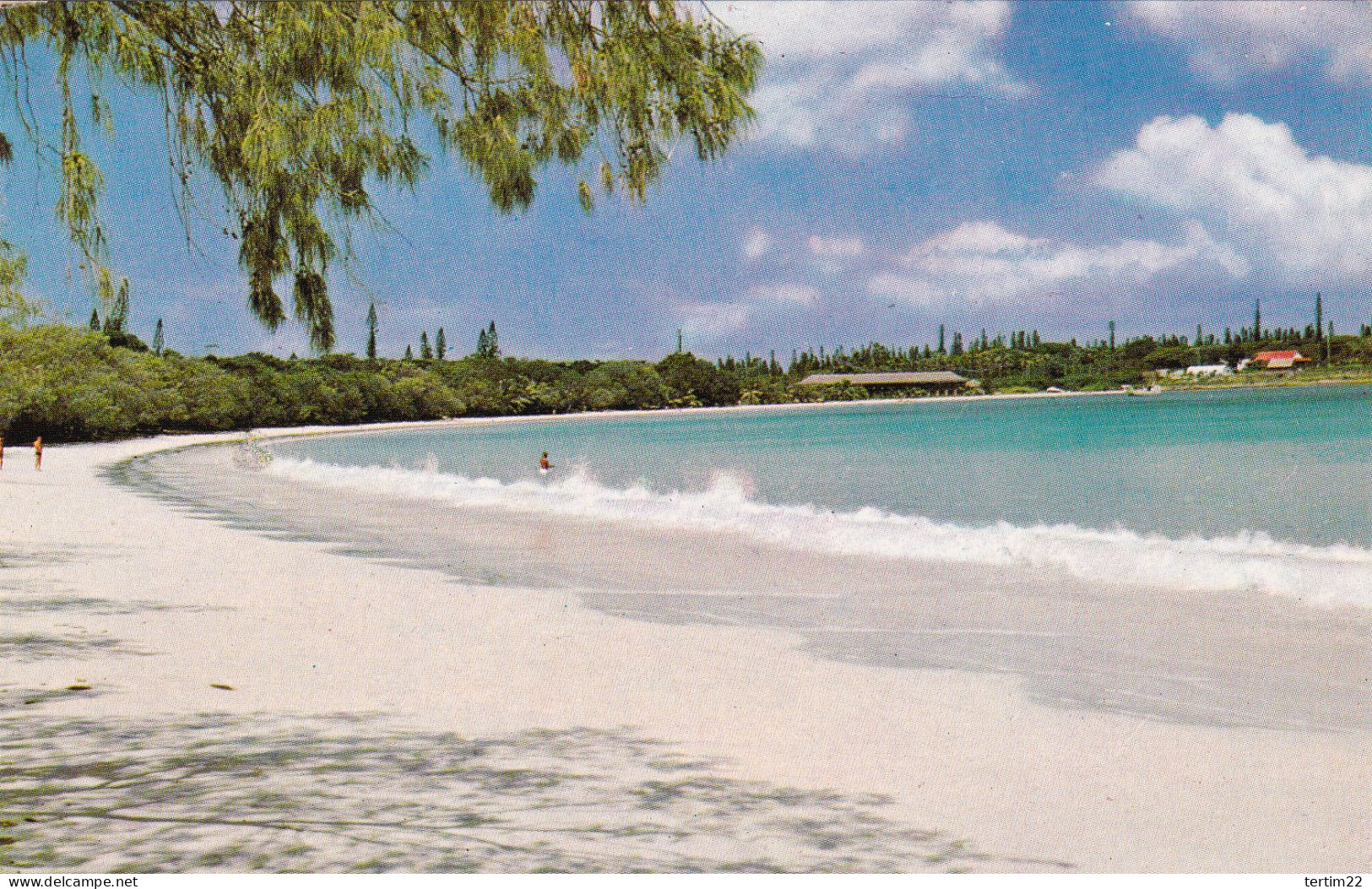 ILE DES PINS . PLAGE DE KUTO .COMPLEXE HOTELIER DE KANUMERA   . NOUVELLE CALEDONIE - Nouvelle Calédonie