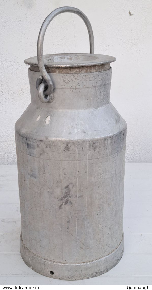 Ancienne cruche à lait en aluminium 20 litres