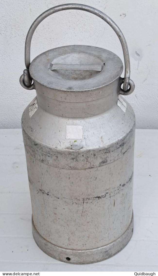 Ancienne cruche à lait en aluminium 20 litres