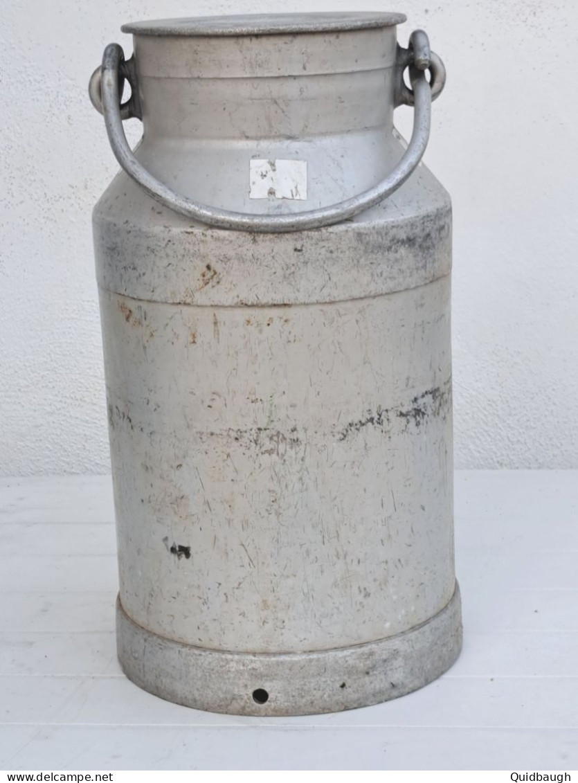 Ancienne cruche à lait en aluminium 20 litres