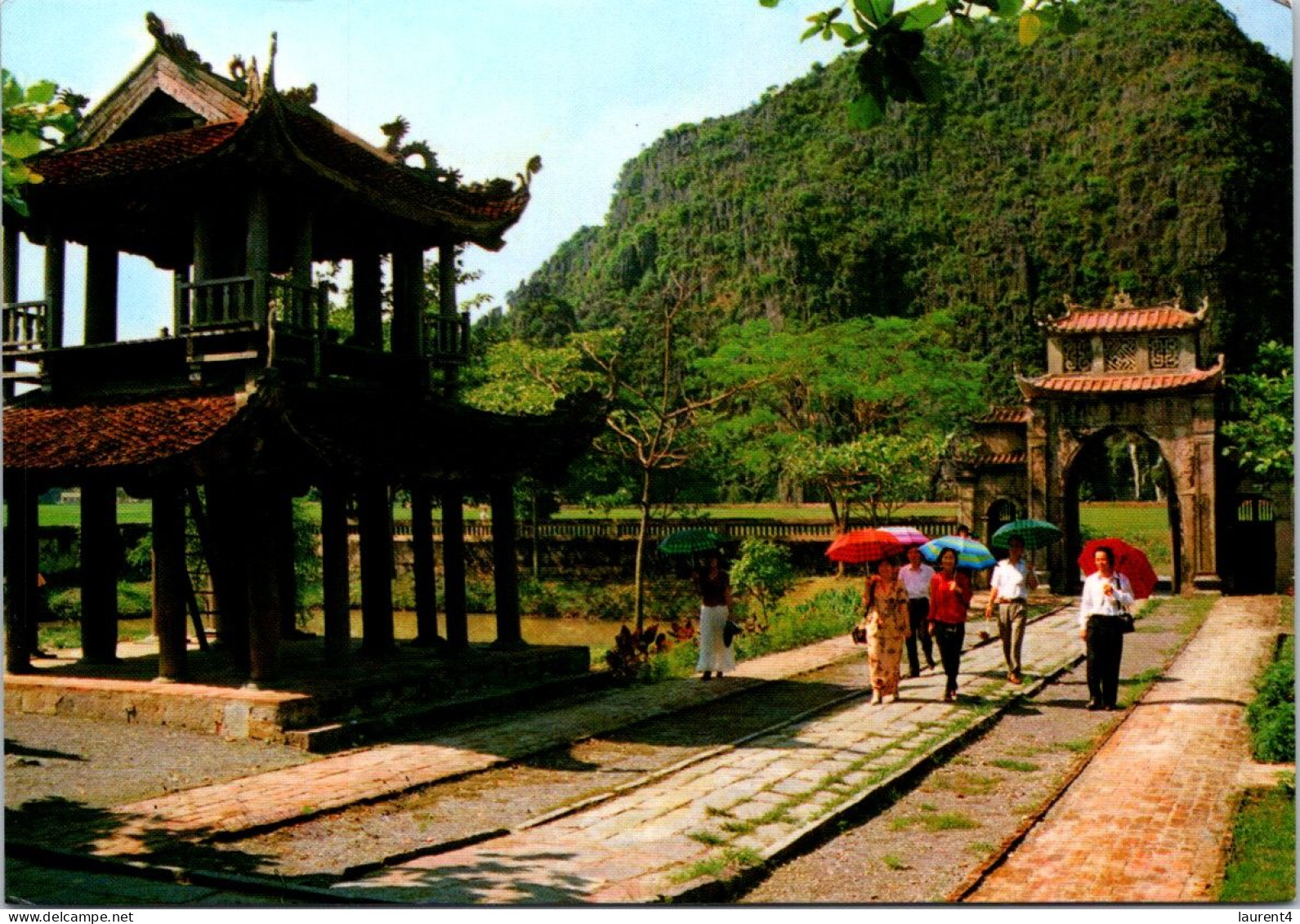 4-9-2023 (4 T 15) Vietnam - Thai Vi Temple - Buddhismus