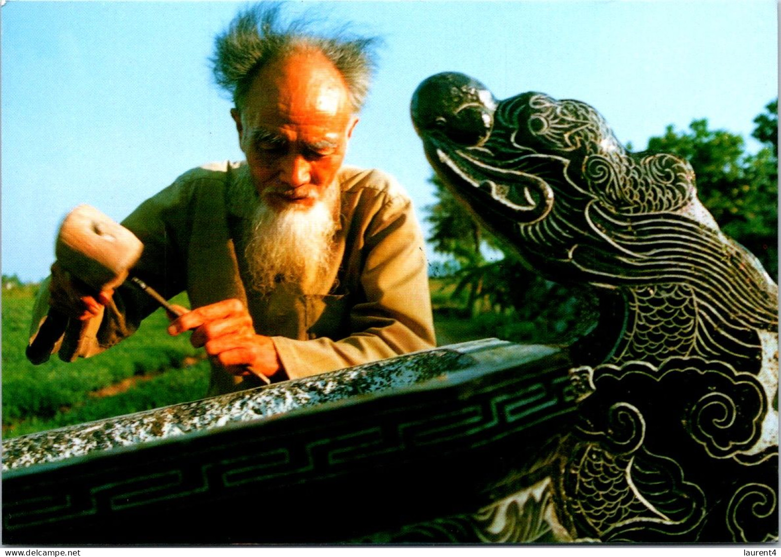 4-9-2023 (4 T 15) Vietnam - Stone Carver - Hommes