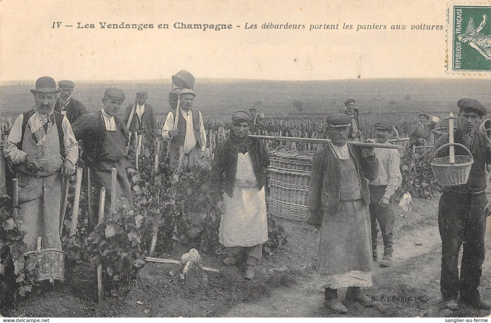 CPA 51 LES VENDANGES EN CHAMPAGNE / LES DEBARDEURS PORTENT LES PANIERS AUX VOITURES - Andere & Zonder Classificatie