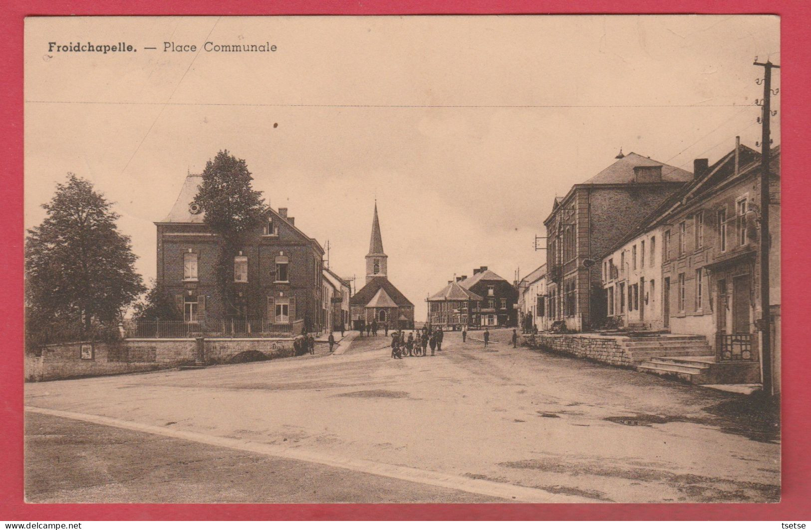 Froidchapelle - Place Communale ( Voir Verso ) - Froidchapelle