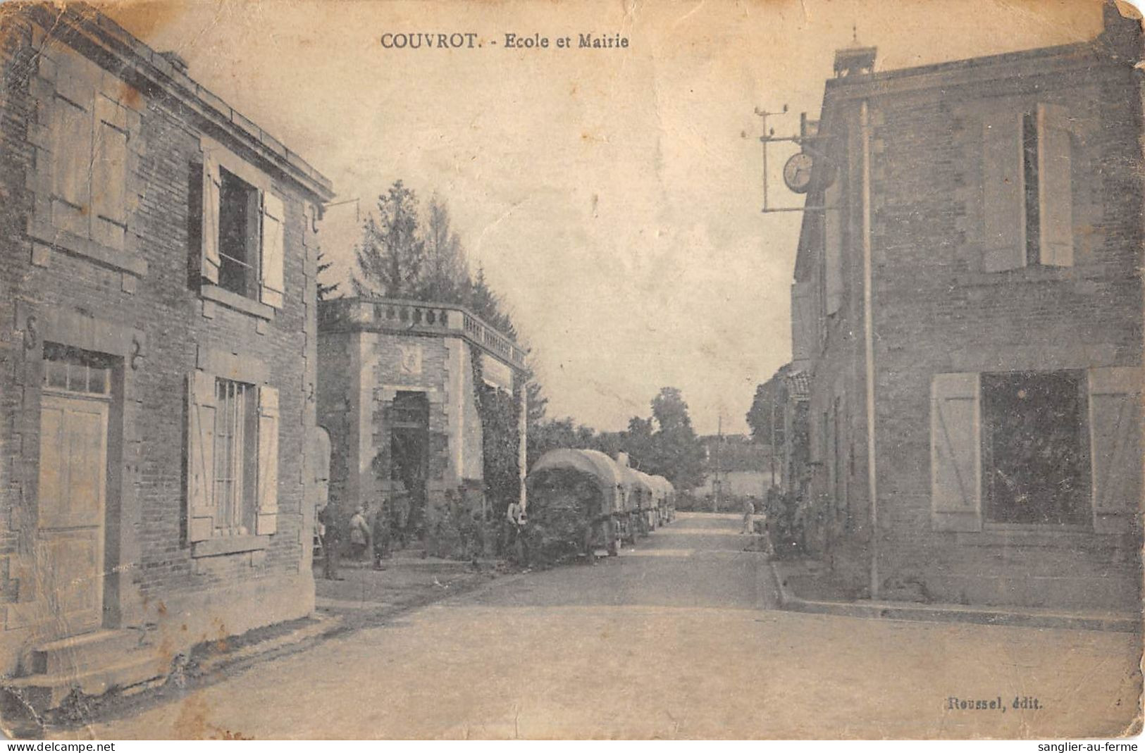 CPA 51 COUVROT / ECOLE ET MAIRIE - Andere & Zonder Classificatie