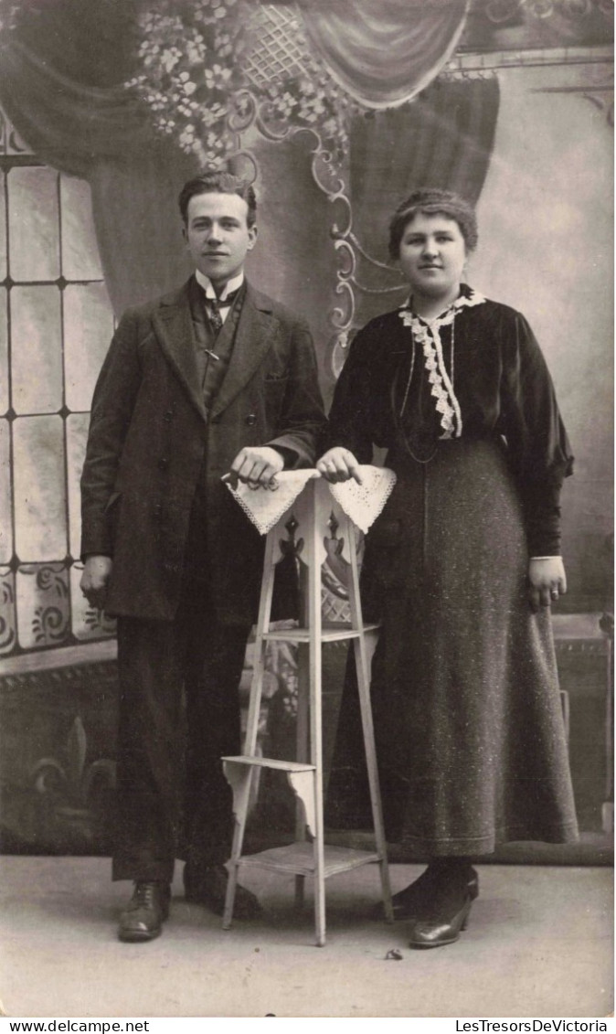 CARTE PHOTO - Portrait D'un Frère Et Une Soeur - Carte Postale Ancienne - Photographie