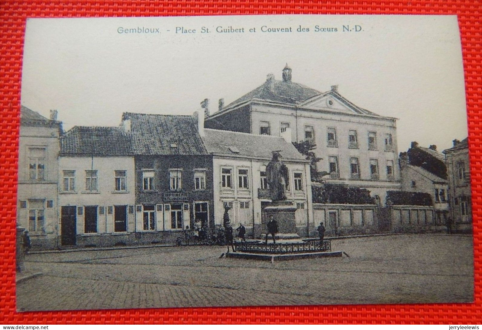 GEMBLOUX -  Place St Guibert Et Couvent Des Soeurs N.-D. - Gembloux