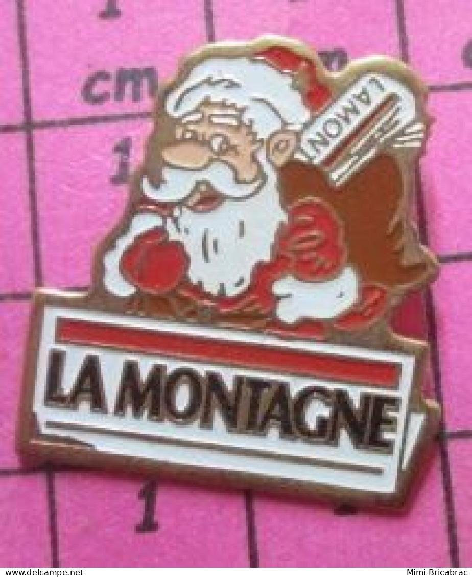 516c Pin's Pins / Beau Et Rare / NOEL / PERE NOEL JOURNAL LA MONTAGNE PRESSE ECRITE - Navidad