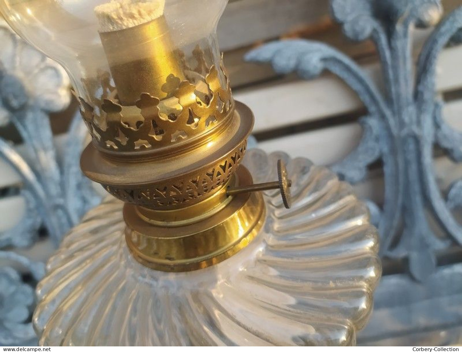 Grande Lampe à Pétrole Décor Palmettes Fût Cannelé Lamp Oil XIXème.