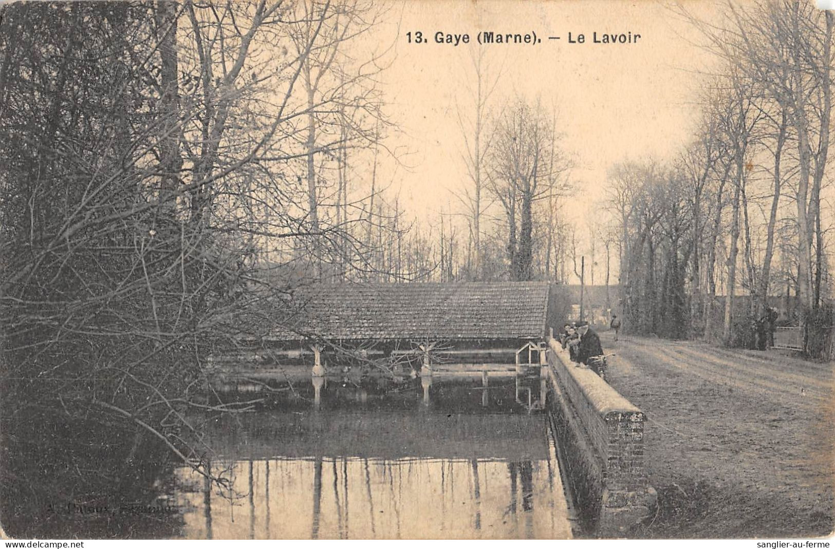 CPA 51 GAYE / LE LAVOIR - Other & Unclassified