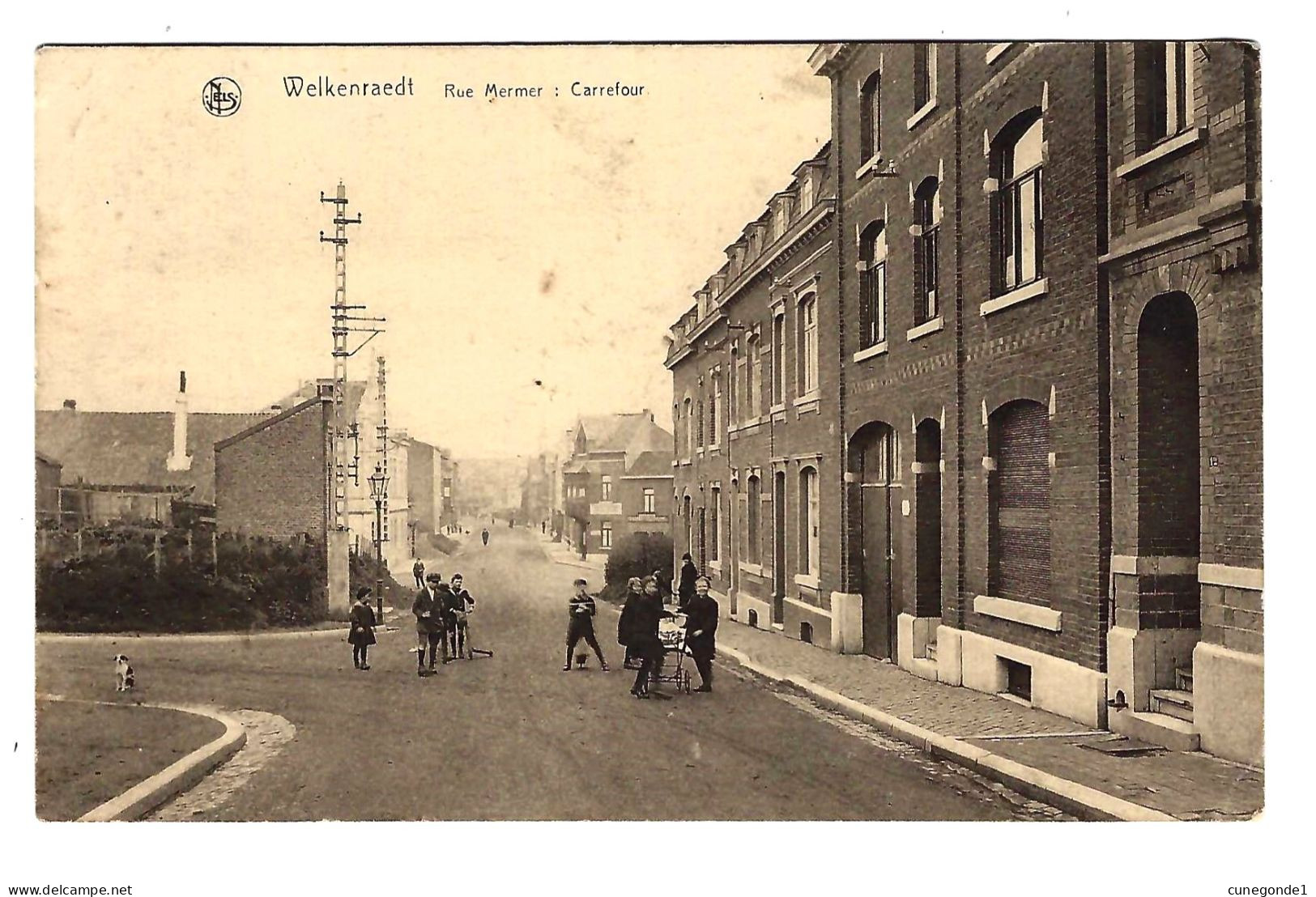 CPA WELKENRAEDT : Rue Mermer - Carrefour - Animée Et Circulée - Editeur Librairie Moderne, Welkenraedt - 2 Scans - Welkenraedt